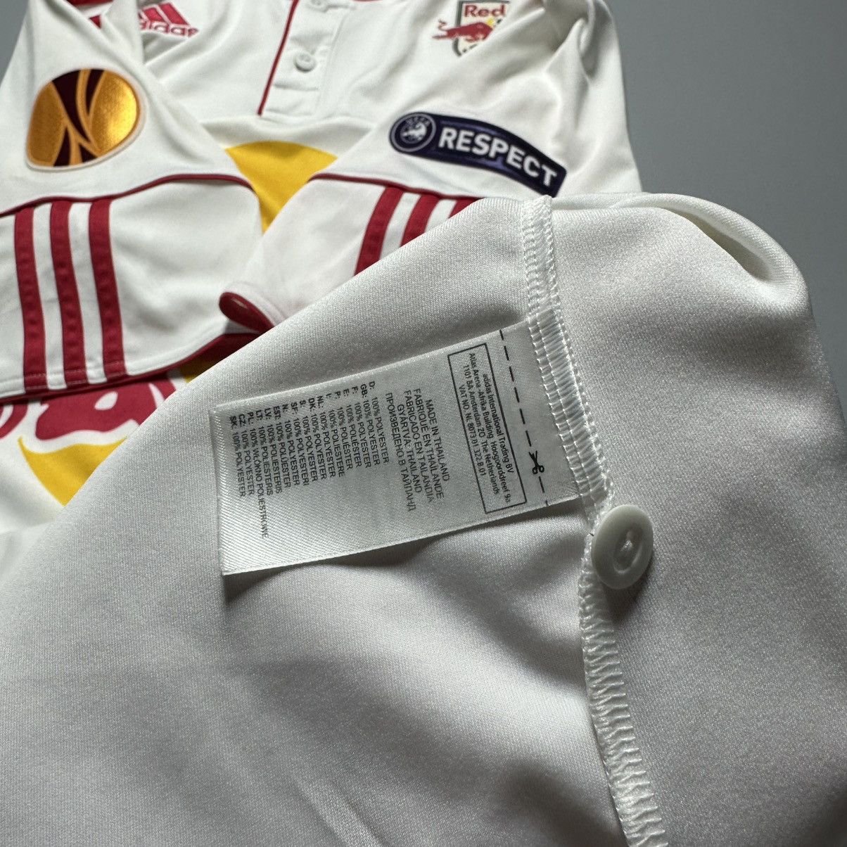 Vintage RED BULL SALZBURG ADIDAS 2011/2012 SOCCER JERSEY #23 SEKAGYA Size US L / EU 52-54 / 3 - 13 Thumbnail