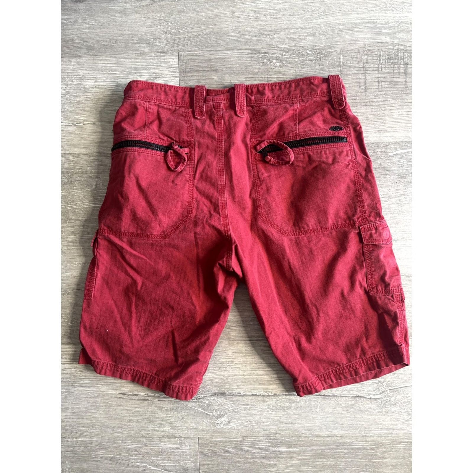 Armani Exchange Armani Exchange Cargo Shorts Mens 31 Red Utility Zip Pockets Casual A|X Summer Size US 31 - 4 Thumbnail