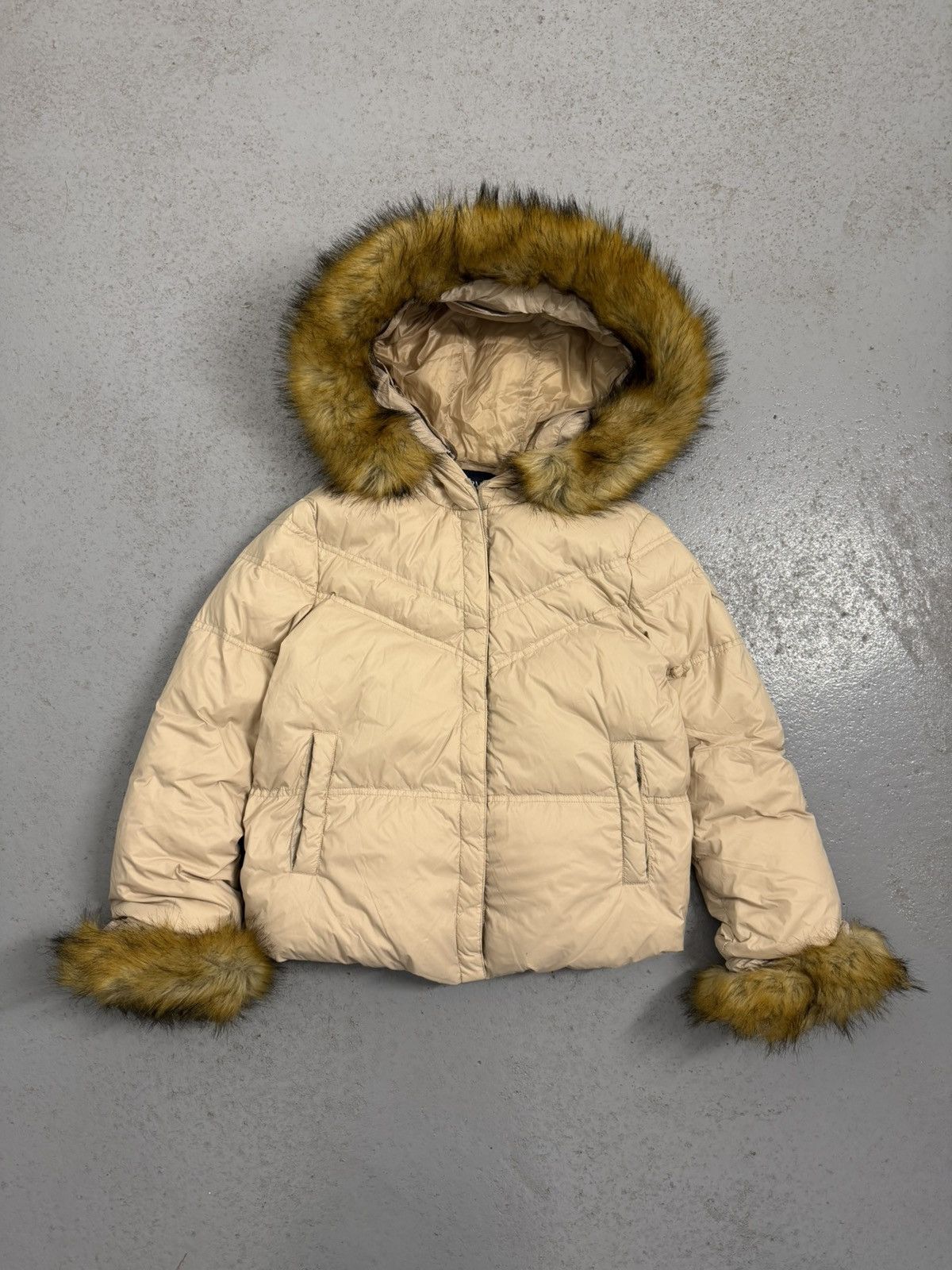 Armani Armani Jeans Fur Down Cropped Jacket Size M / US 6-8 / IT 42-44 - 1 Thumbnail