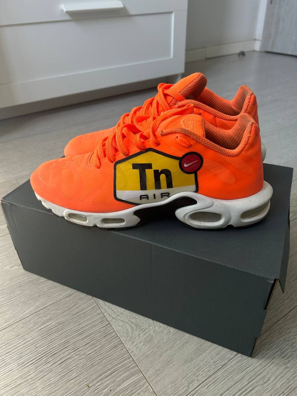 Nike Nike Air Max Plus Big Logo Size US 8.5 / EU 41-42 - 3 Thumbnail