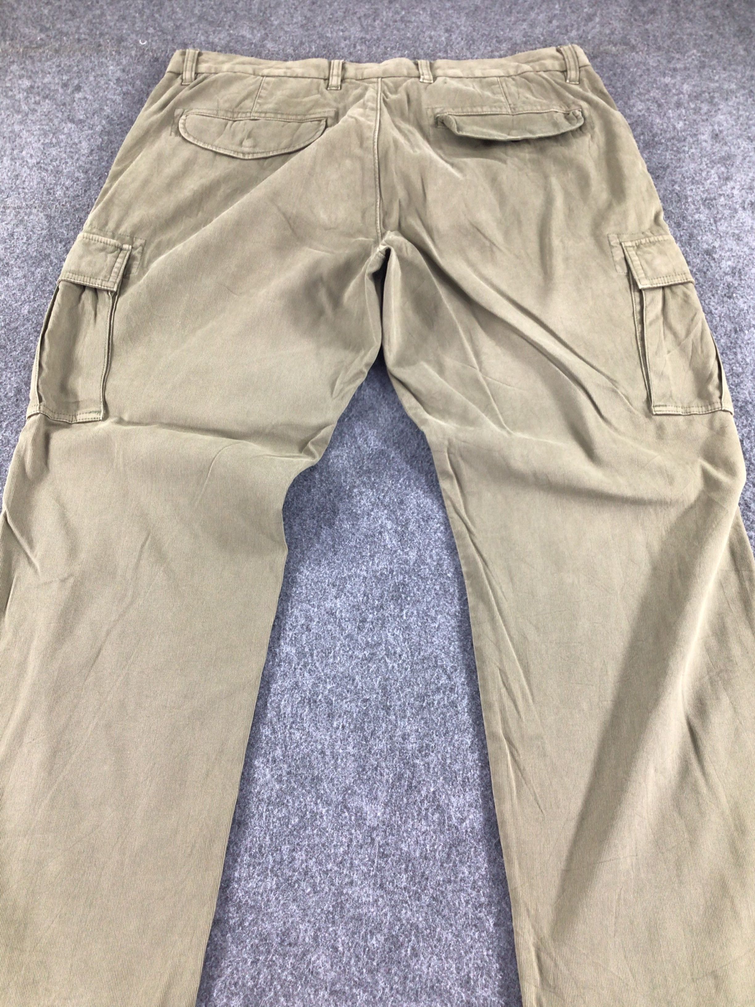 Uniqlo Uniqlo Multipocket Cargo Pant -J174 Size US 37 - 4 Thumbnail