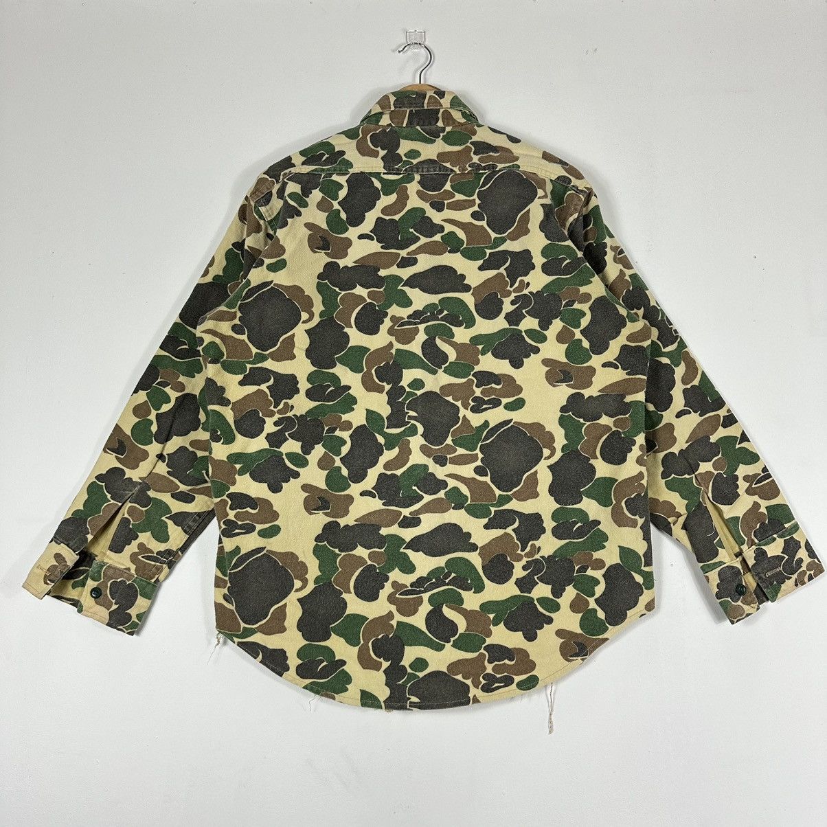 Vintage VINTAGE CAMO BUTTON UP LONGSLEEVE Size US XL / EU 56 / 4 - 5 Thumbnail