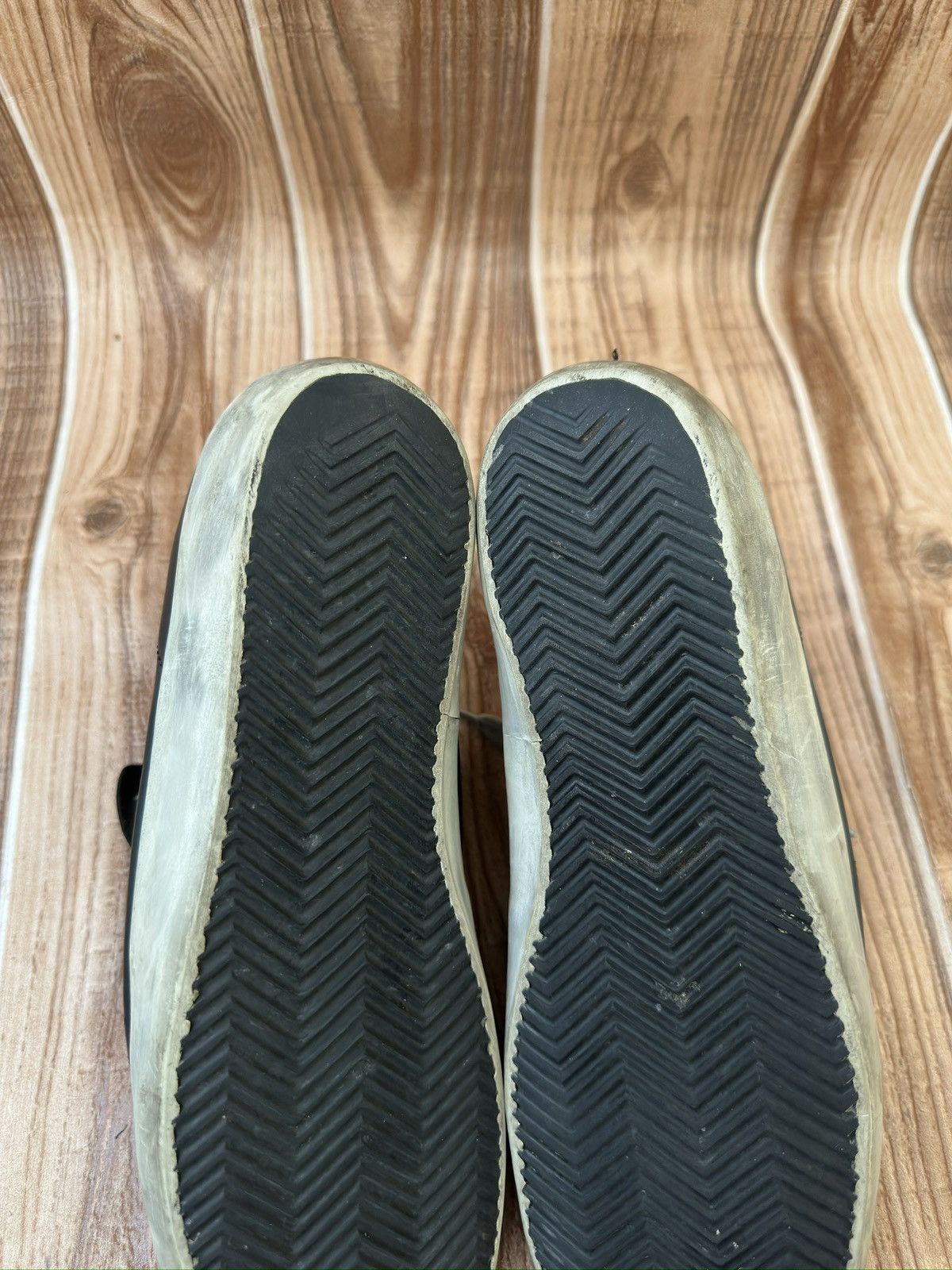 Golden Goose Golden Goose Superstar Black Leather Suede Lowtop Sneaks Size US 9 / EU 42 - 25 Thumbnail