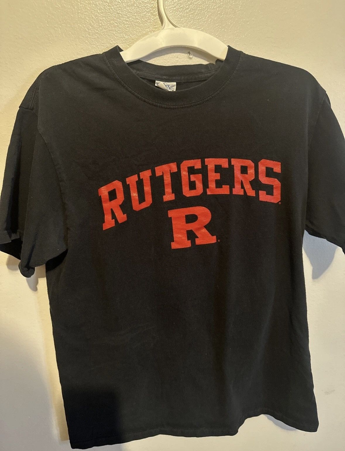 NCAA Rare Vintage Rutgers Scarlett Knights T Shirt Mens size m Size US M / EU 48-50 / 2 - 1 Thumbnail