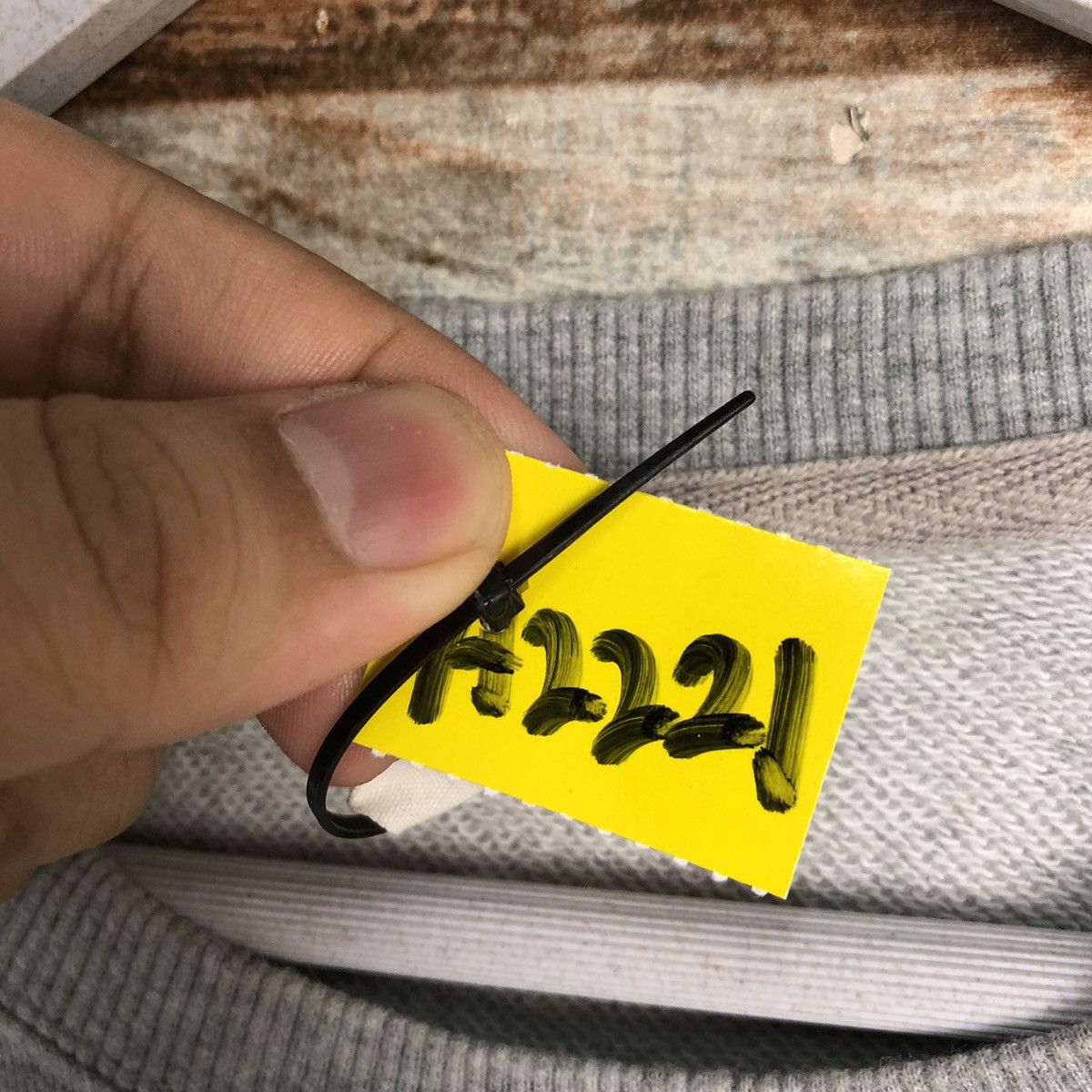 Kaws × Uniqlo Uniqlo X Kaws Sesame Street Grey Sweatshirt #A2221 Size US M / EU 48-50 / 2 - 11 Thumbnail