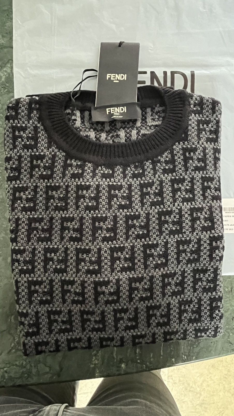 Fendi Fendi T-shirt jumper sweater tshirt FF logo NWT Size US S / EU 44-46 / 1 - 3 Thumbnail