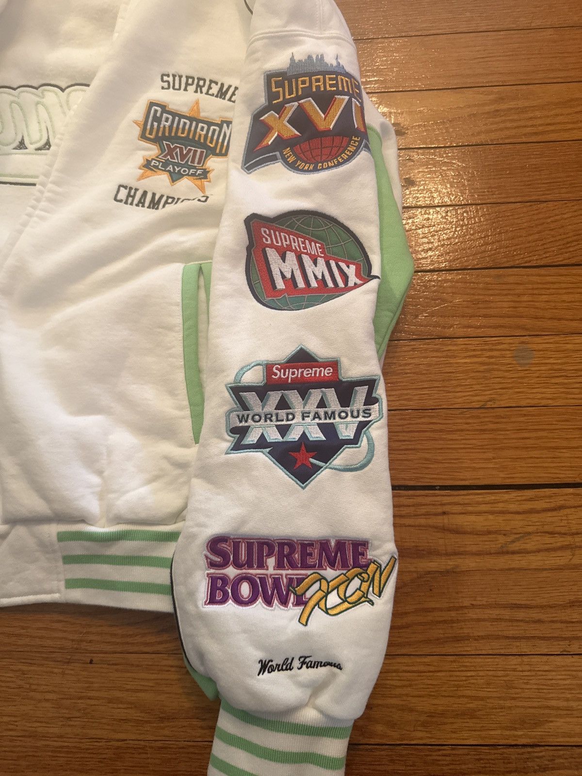 Supreme Supreme champions hoodie Size US S / EU 44-46 / 1 - 4 Thumbnail