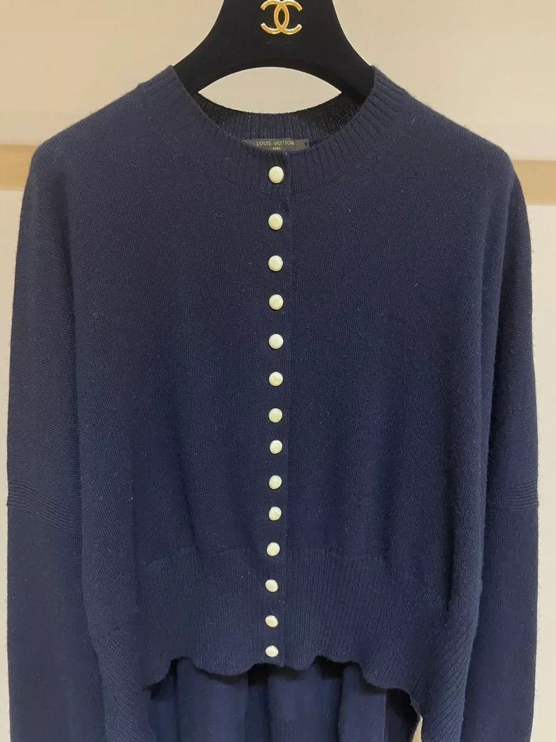 Louis Vuitton LOUIS VUITTON Knitted jacket with short front and long back Size XS / US 0-2 / IT 36-38 - 2 Thumbnail