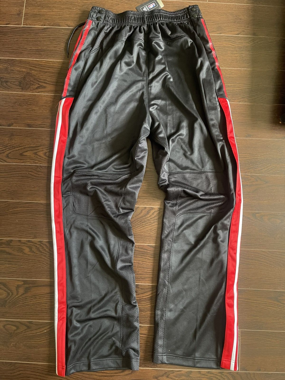 Adidas Adidas X NBA Raptors Track Pants Size US 30 / EU 46 - 13 Thumbnail