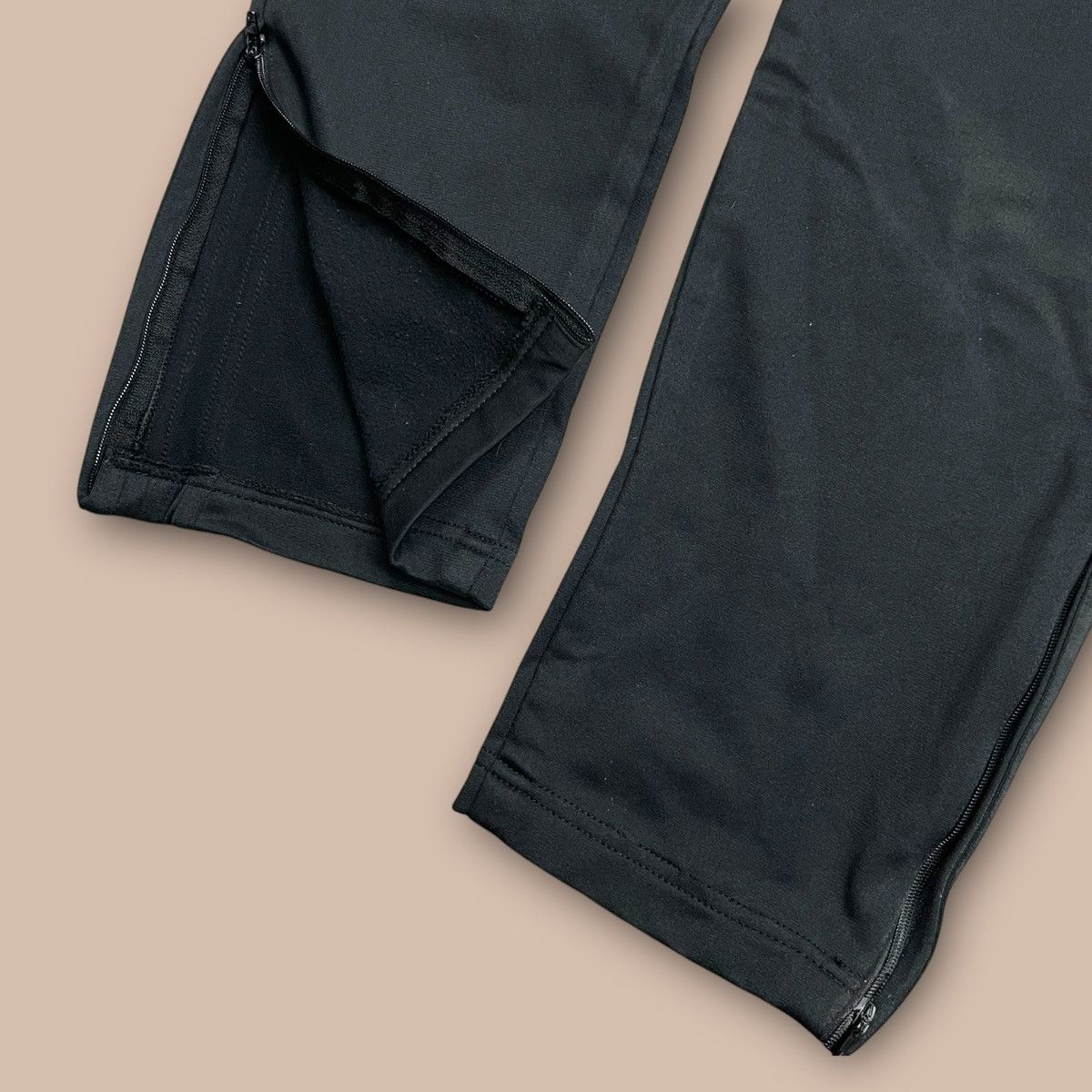Adidas Adidas Adicolor NYC BK6 Black Series Sweatpants Size US 32 / EU 48 - 5 Thumbnail