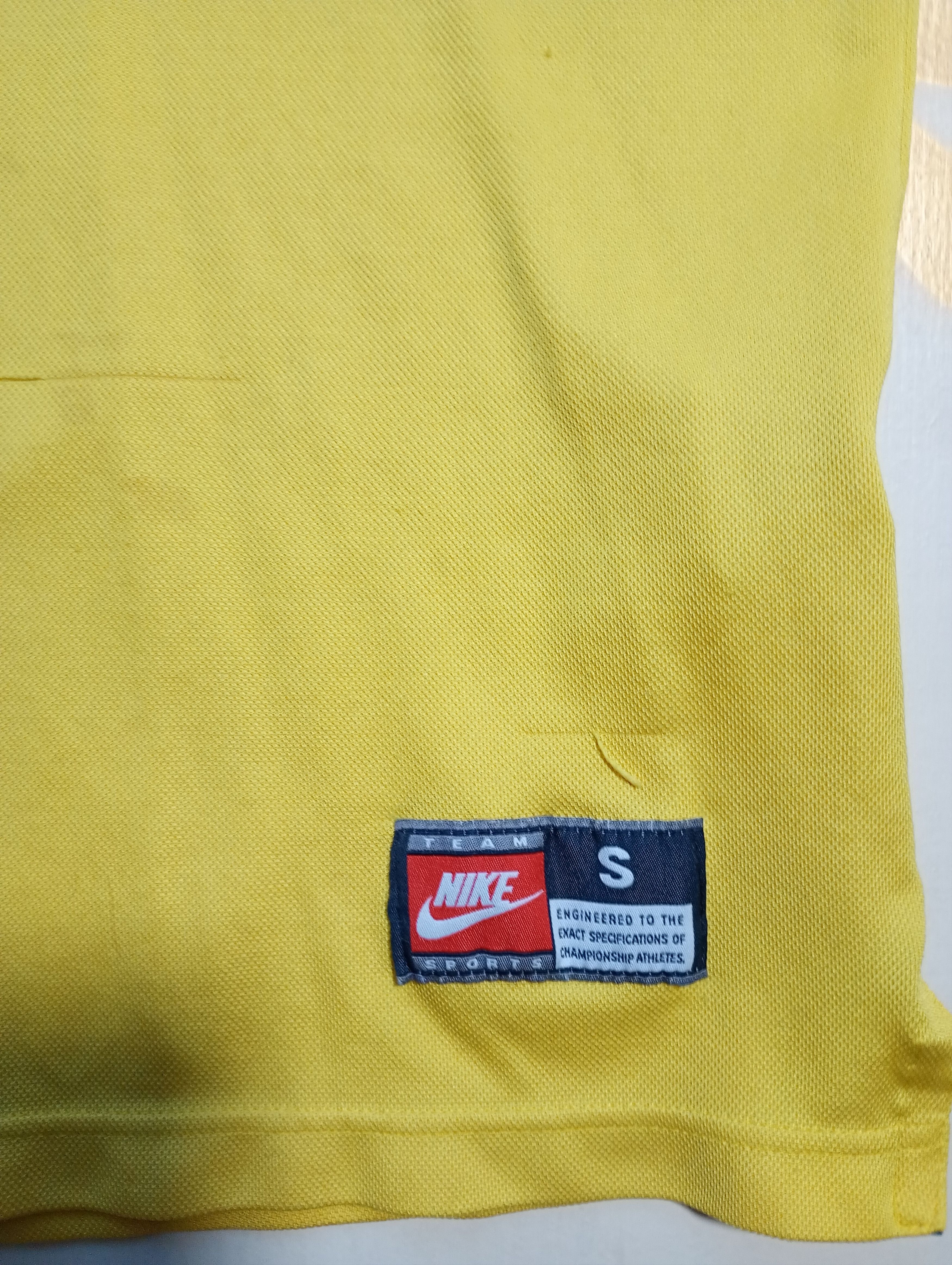 Nike Nike Brazil Jersey #9 Ronaldo 1998 Vintage Size US S / EU 44-46 / 1 - 6 Thumbnail