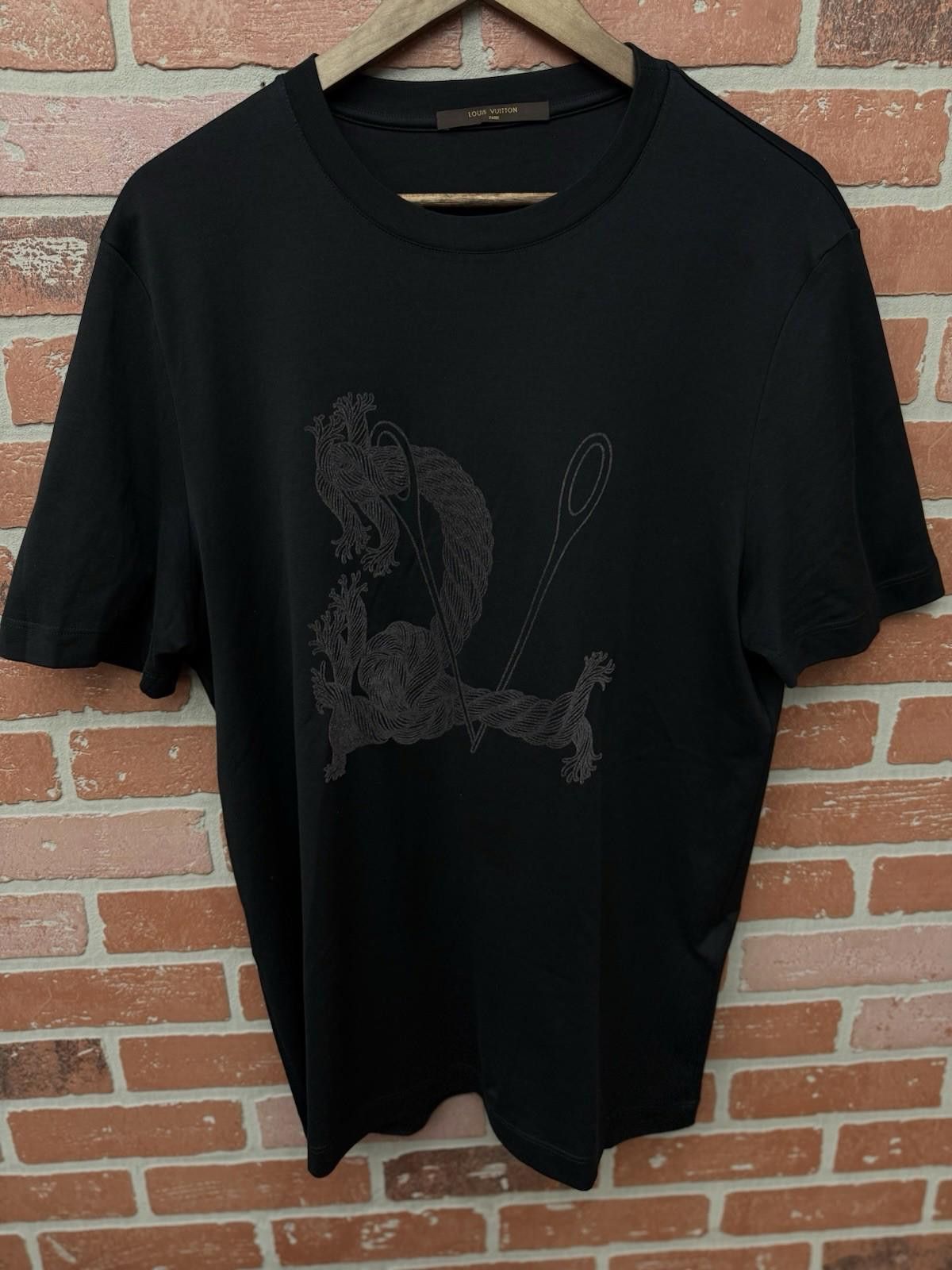 Louis Vuitton LOUIS VUITTON T-Shirt LV Tee Cotton Black Men’s Size Large Size US L / EU 52-54 / 3 - 1 Thumbnail