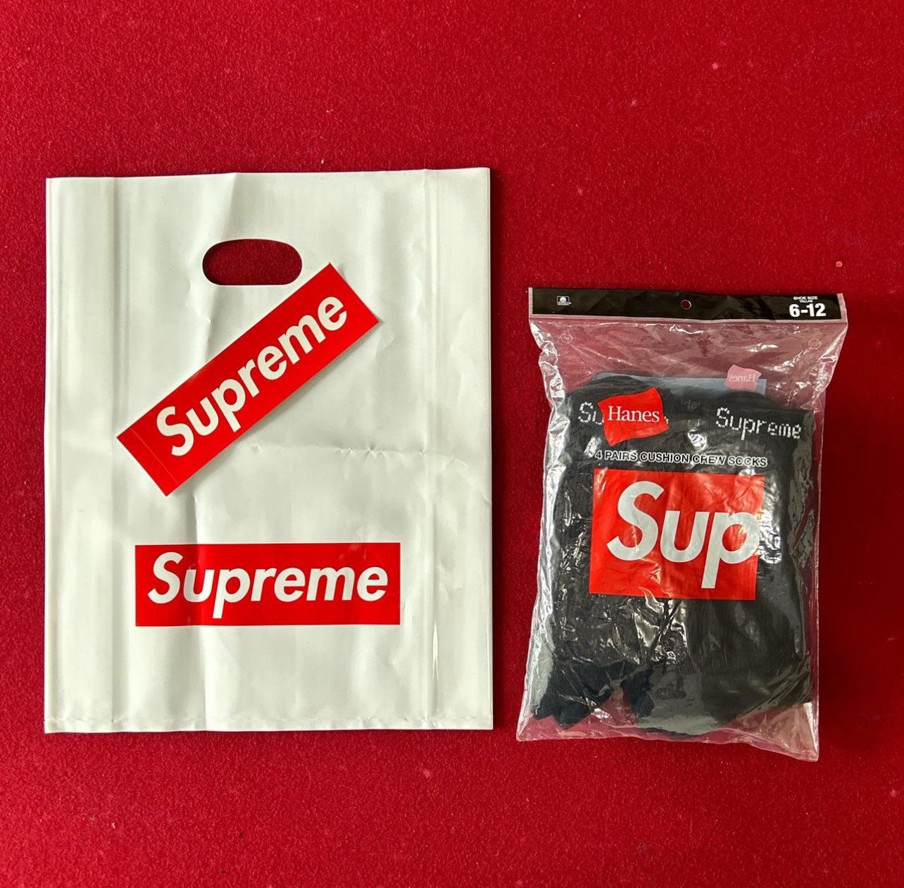 Supreme Supreme x Hanes Cushion Socks (4 Black Pairs) Size ONE SIZE - 1 Thumbnail