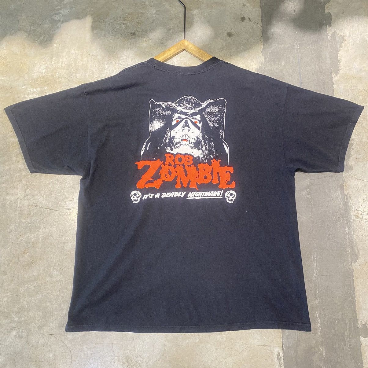 Band Tees Vintage Early 2000 Rob Zombie It’s Deadly Nightmare Band Tee Size US XXL / EU 58 / 5 - 3 Thumbnail