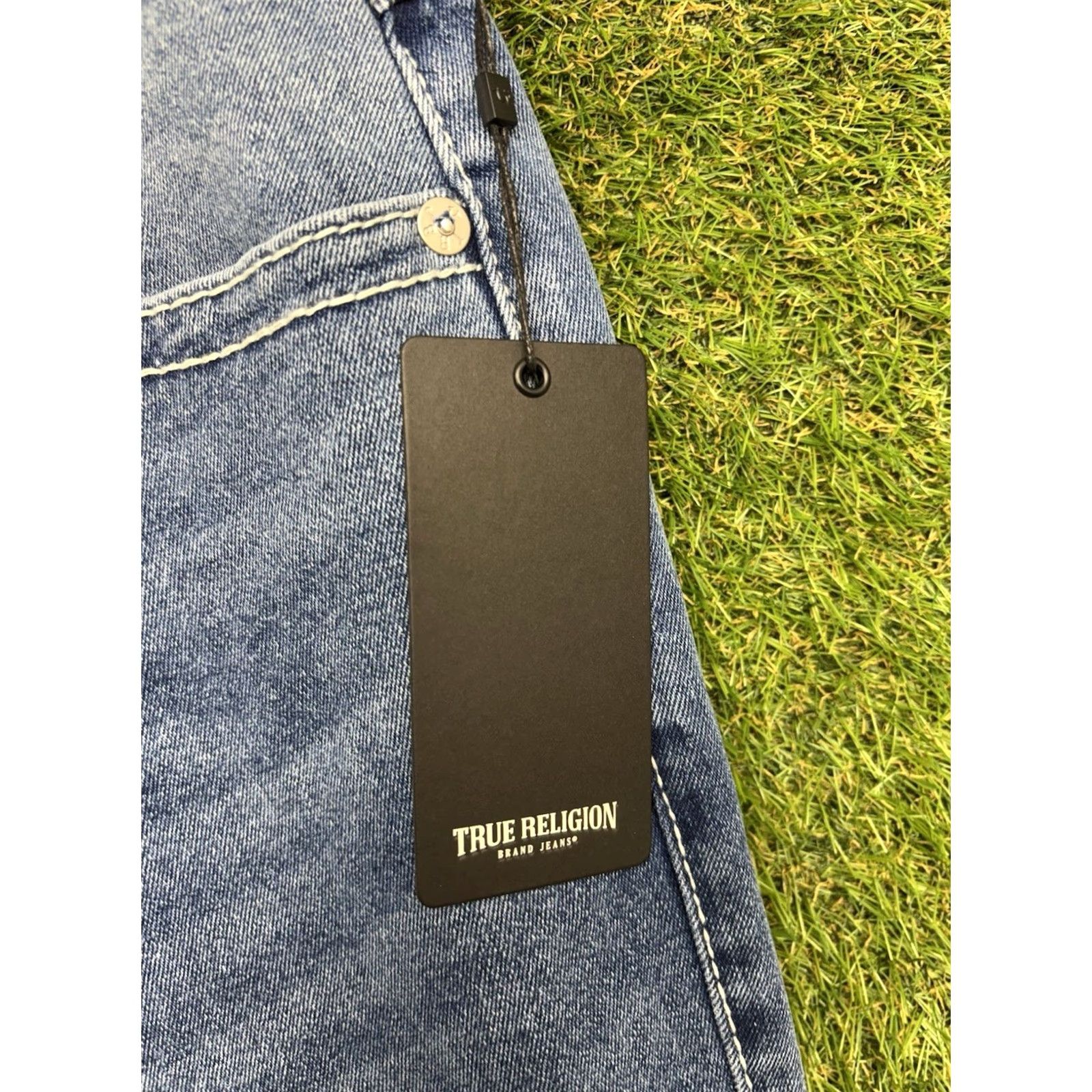True Religion True Religion Jeans Mens 34x32 Billy Relaxed Bootcut Denim 700519 NWT Blue Leather Logo Pocket Zipper 5-Pocket Casual Classic Regular Mens Jeans Size US 34 / EU 50 - 3 Thumbnail