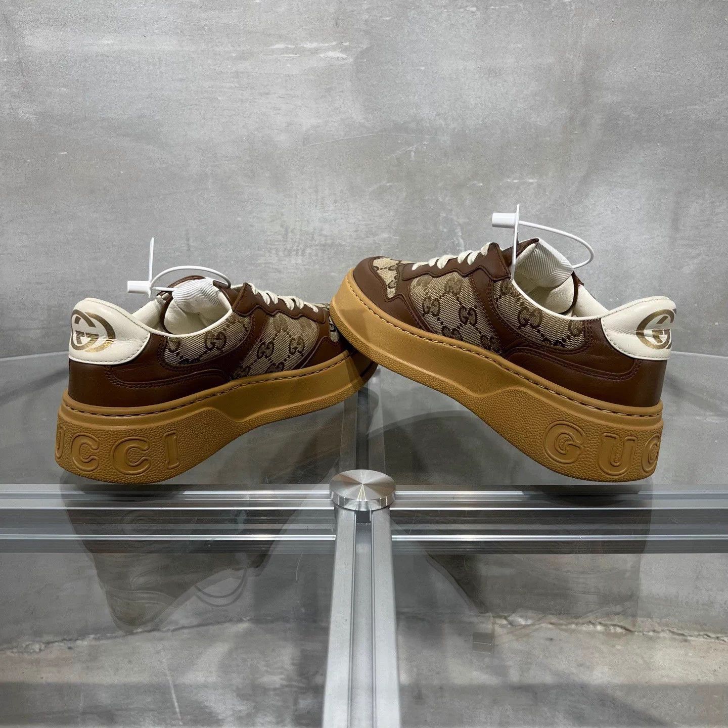 Gucci Gucci Brown Cookie Sneakers 37.5 Size US 7.5 / IT 37.5 - 5 Thumbnail