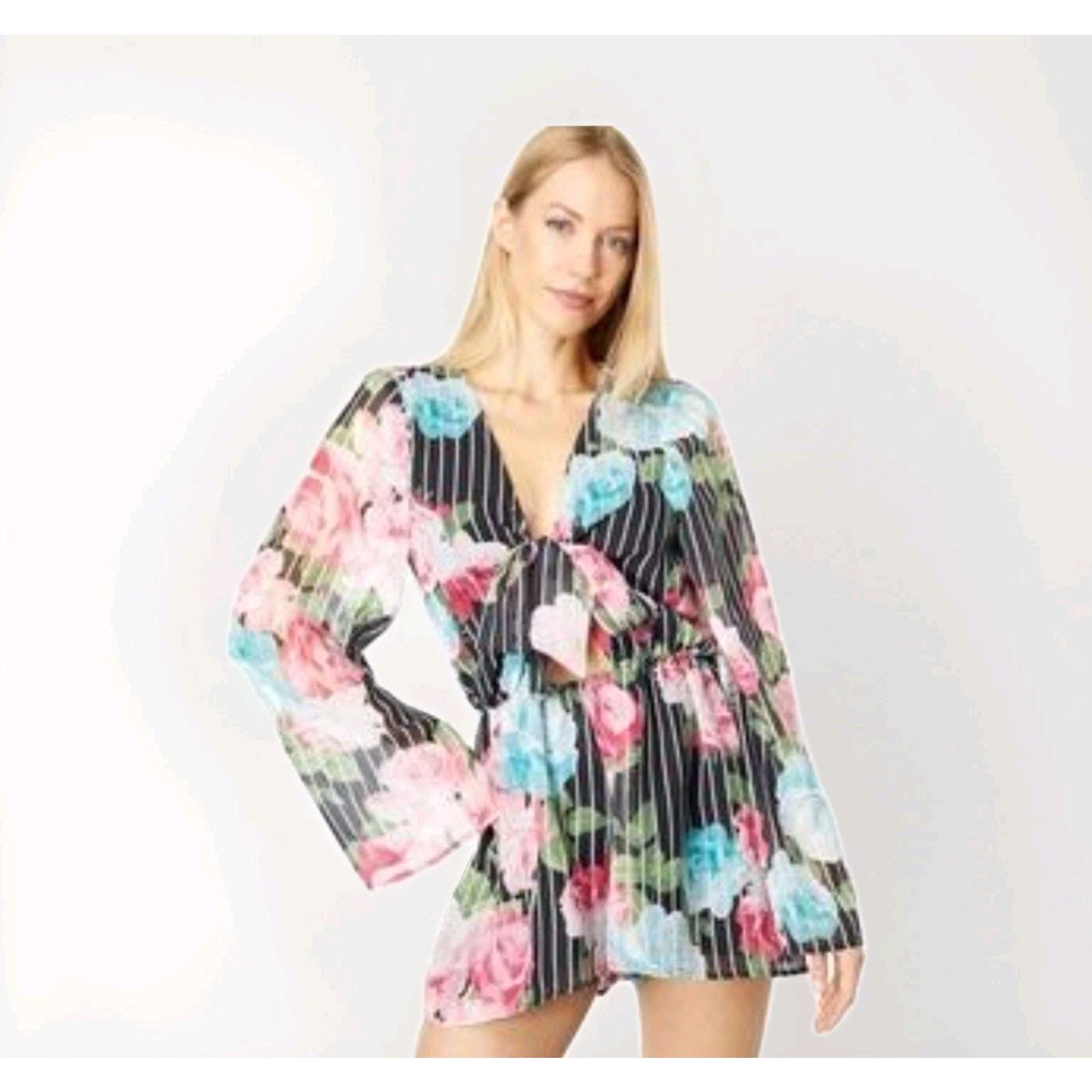 Bebe Bebe The Front Ruffle Flutter Sleeve Romper Blossom Roman S Size 26" / US 2 / IT 38 - 6 Thumbnail