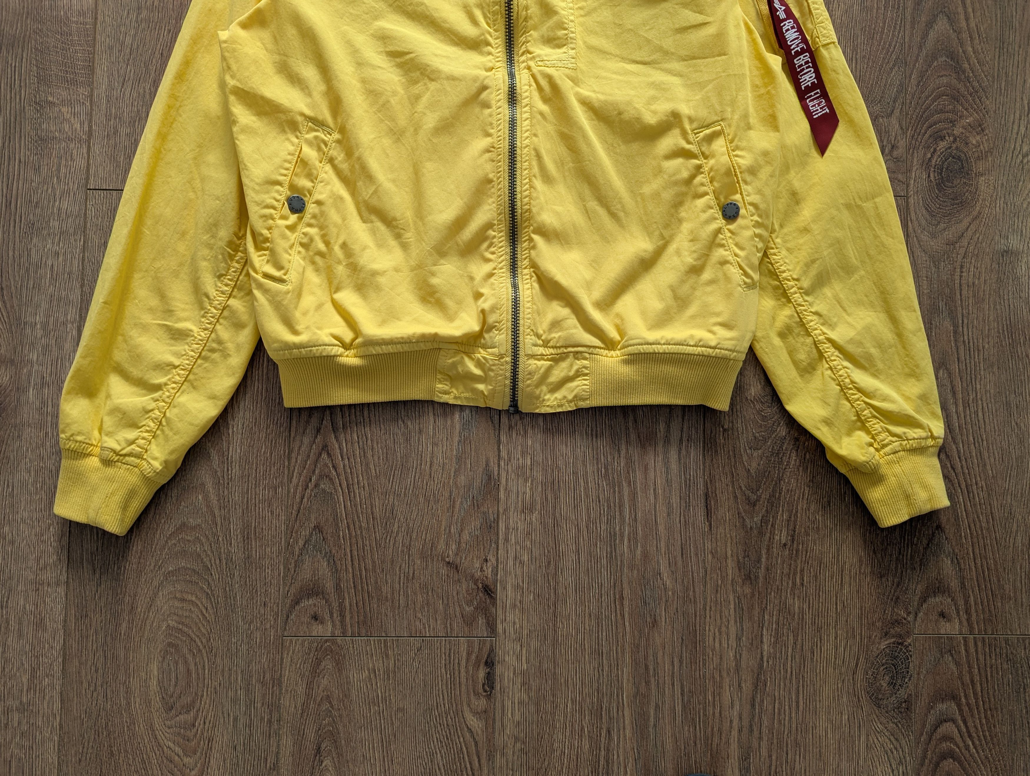Alpha Industries Alpha Industries MA-1 Yellow Light Bomber Jacket Size L Size US L / EU 52-54 / 3 - 7 Thumbnail