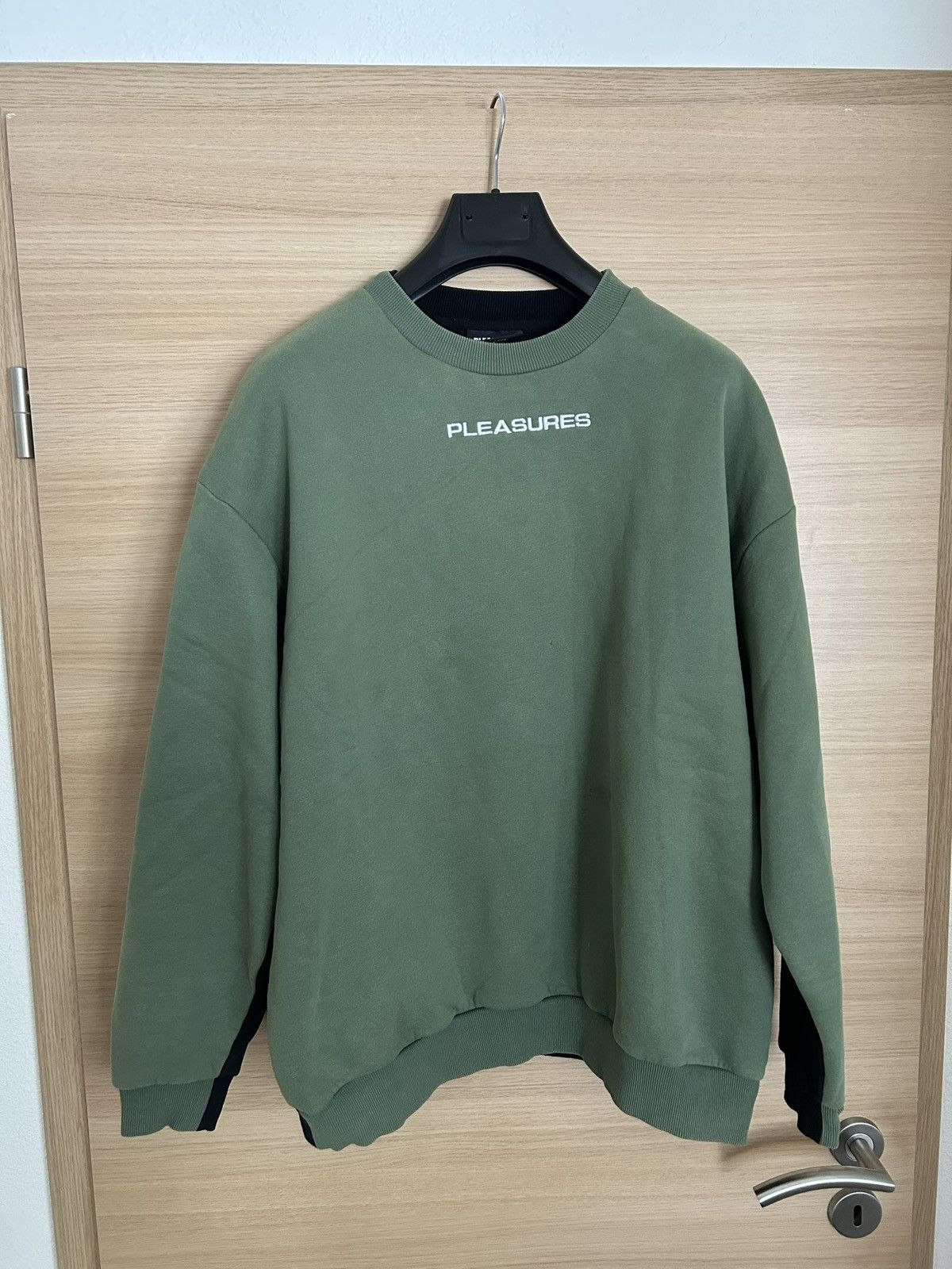 Pleasures Pleasures hoodie Size US XL / EU 56 / 4 - 1 Thumbnail