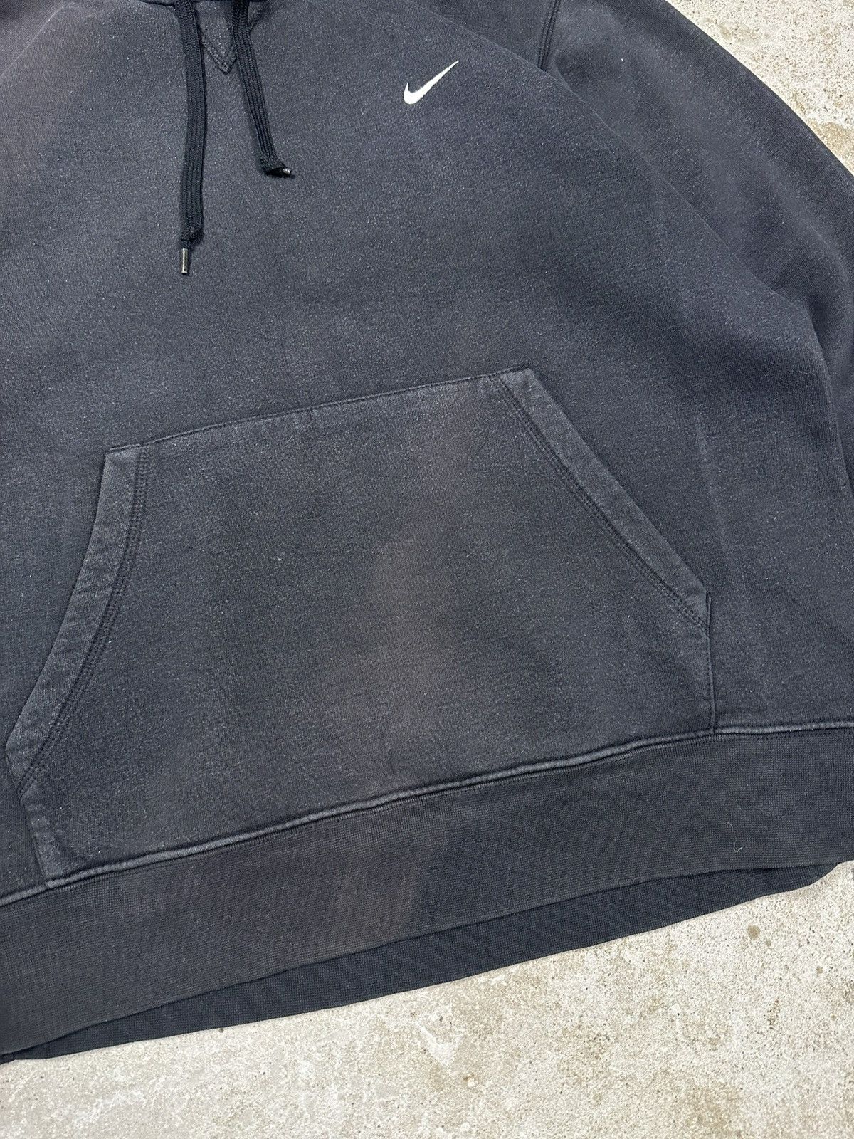 Nike × Vintage Vintage Y2K Nike Faded Black Small Swoosh Hoodie Size US M / EU 48-50 / 2 - 3 Thumbnail