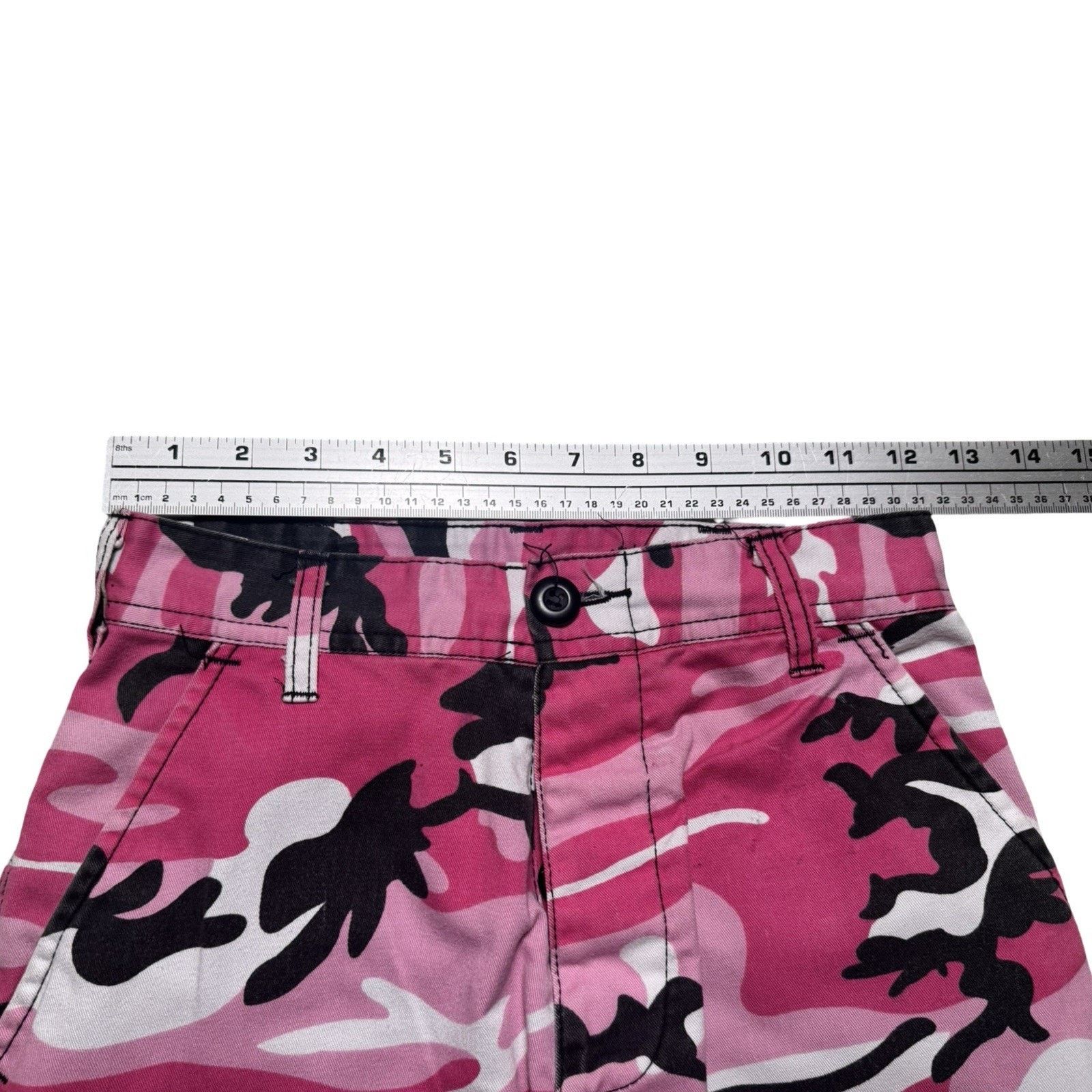 Vintage Vintage Y2K Pink Baggy Military Camo Shorts Grunge Skater 26 Size 26" / US 2 / IT 38 - 3 Thumbnail
