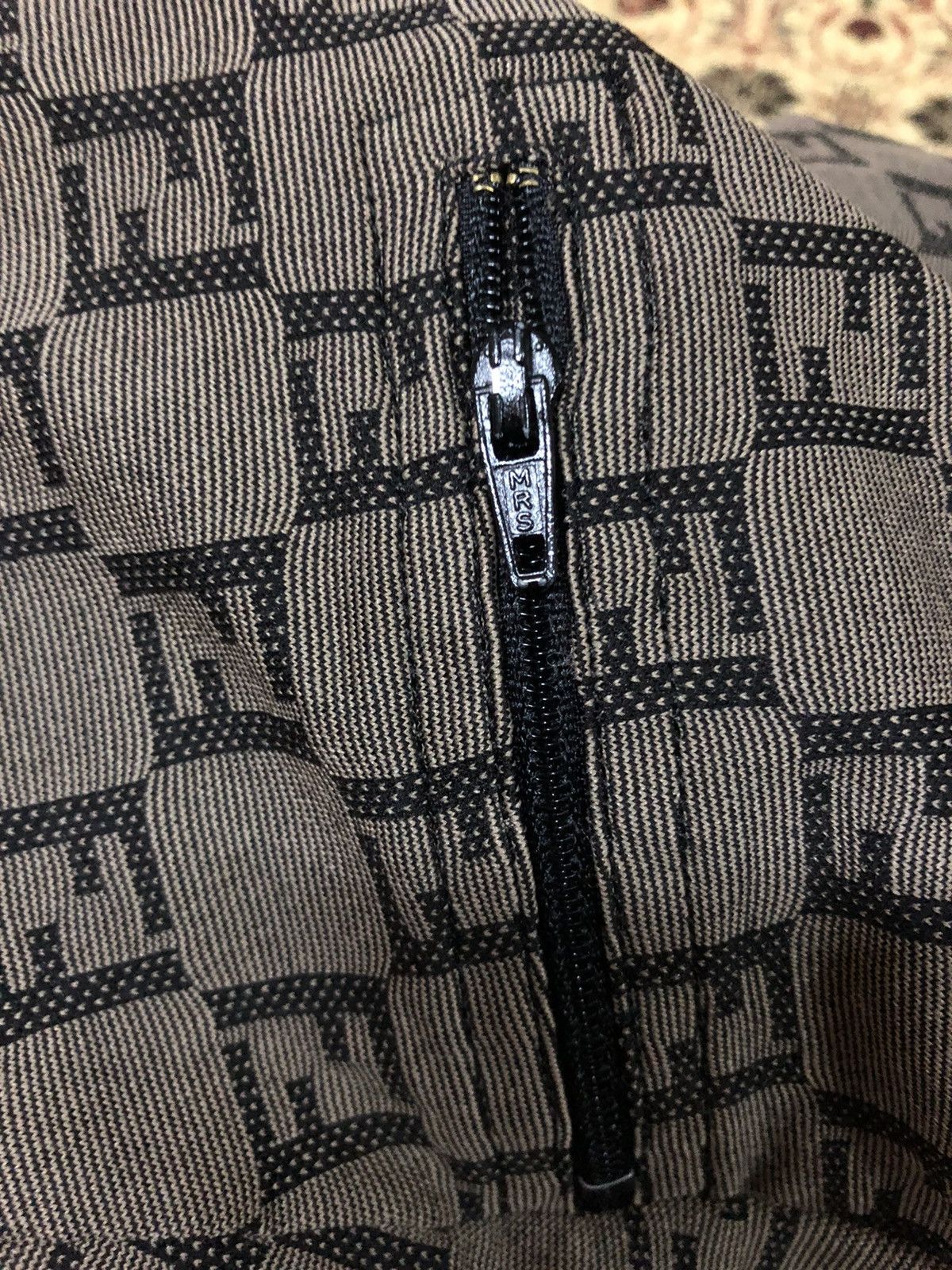 Fendi Fendi Monogram mrs zipper skirt Size 33" - 3 Thumbnail
