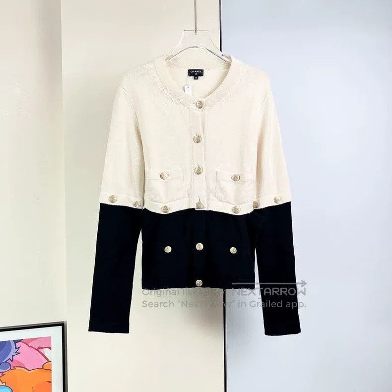 Chanel Chanel 22S black and white knitted stitching cardigan coat Size XS / US 0-2 / IT 36-38 - 1 Thumbnail