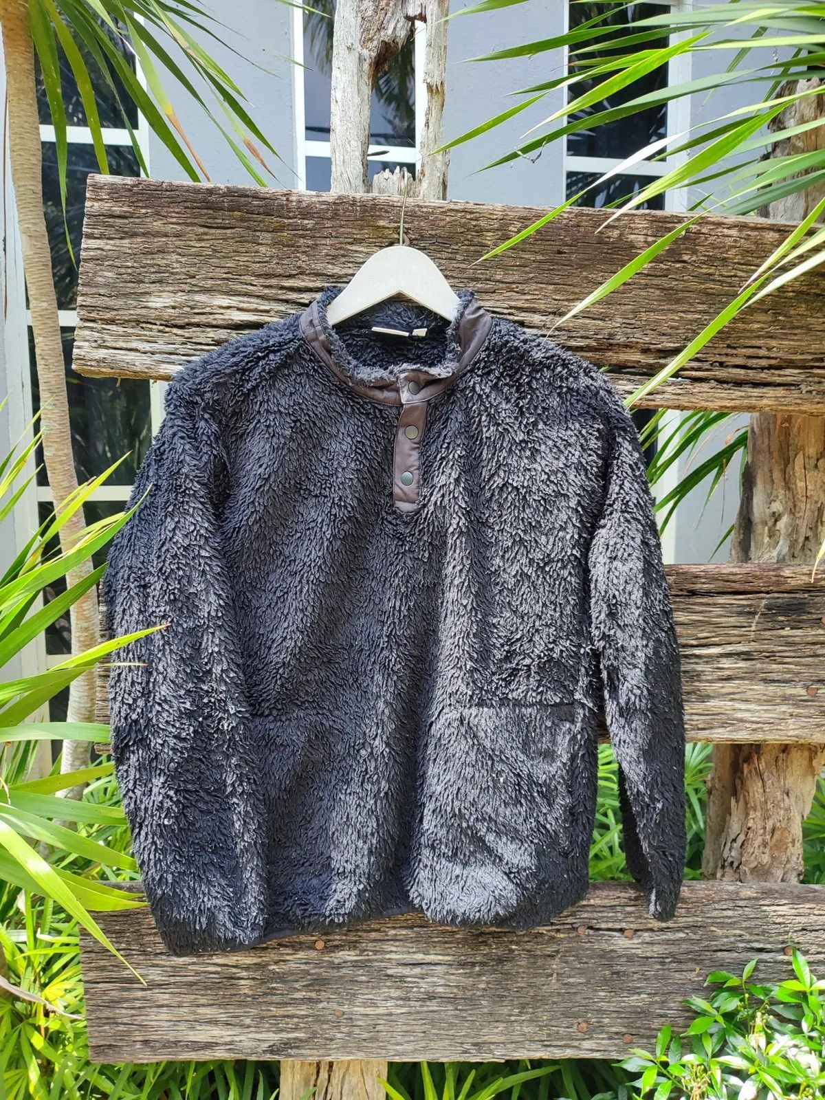 Uniqlo × White Mountaineering Uniqlo x White Mountaineering Fleece Pullover Charcoal Grey Size US S / EU 44-46 / 1 - 1 Thumbnail