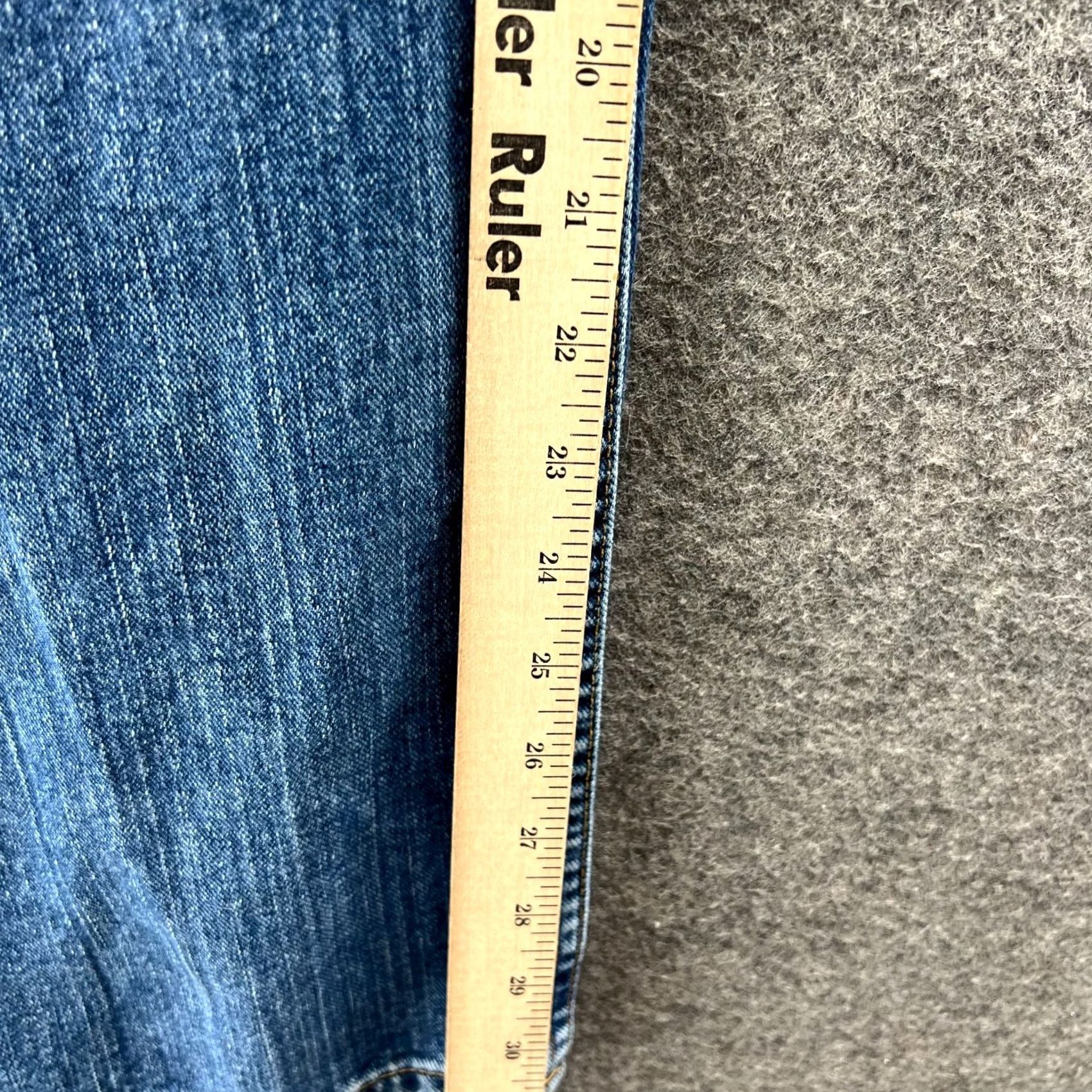 Tommy Hilfiger VINTAGE Tommy Hilfiger Jeans Men 34x32 Blue Denim Cotton Relaxed Straight Baggy VTG Jeans Mens 34x32 Blue Denim Cotton Size US 34 / EU 50 - 4 Thumbnail