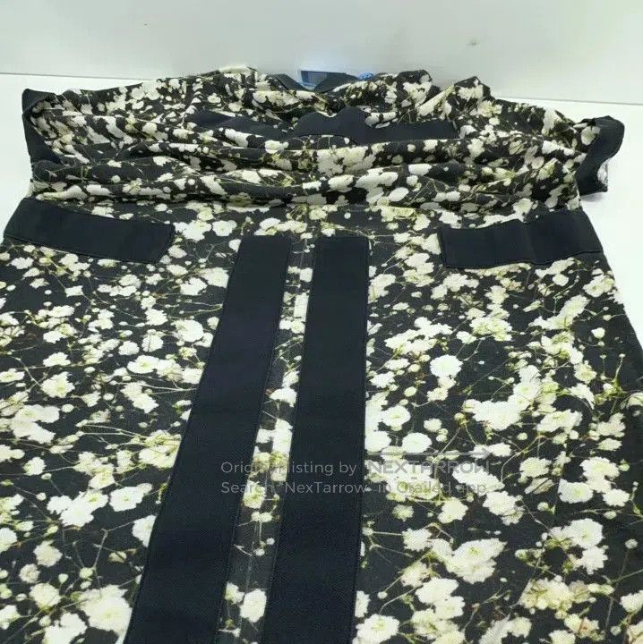 Givenchy Givenchy Floral Print Short-Sleeve T-Shirt. Size US L / EU 52-54 / 3 - 9 Thumbnail