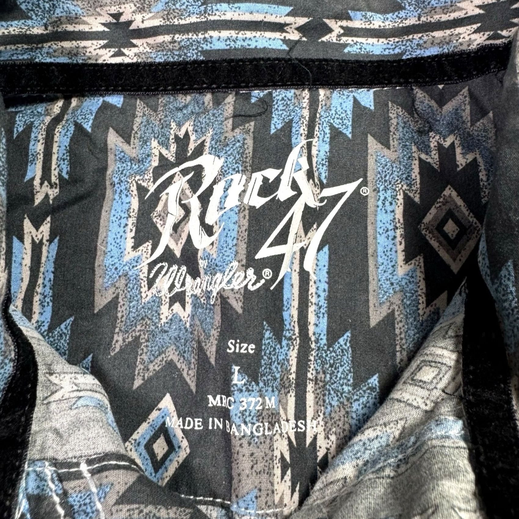 Wrangler Wrangler Rock 47 Shirt Mens L Pearl Snap Aztec Embroidered Western Cowboy Work Shirt Mens L Pearl Snap Aztec Embroidered Western Cowboy Work Size US L / EU 52-54 / 3 - 6 Thumbnail