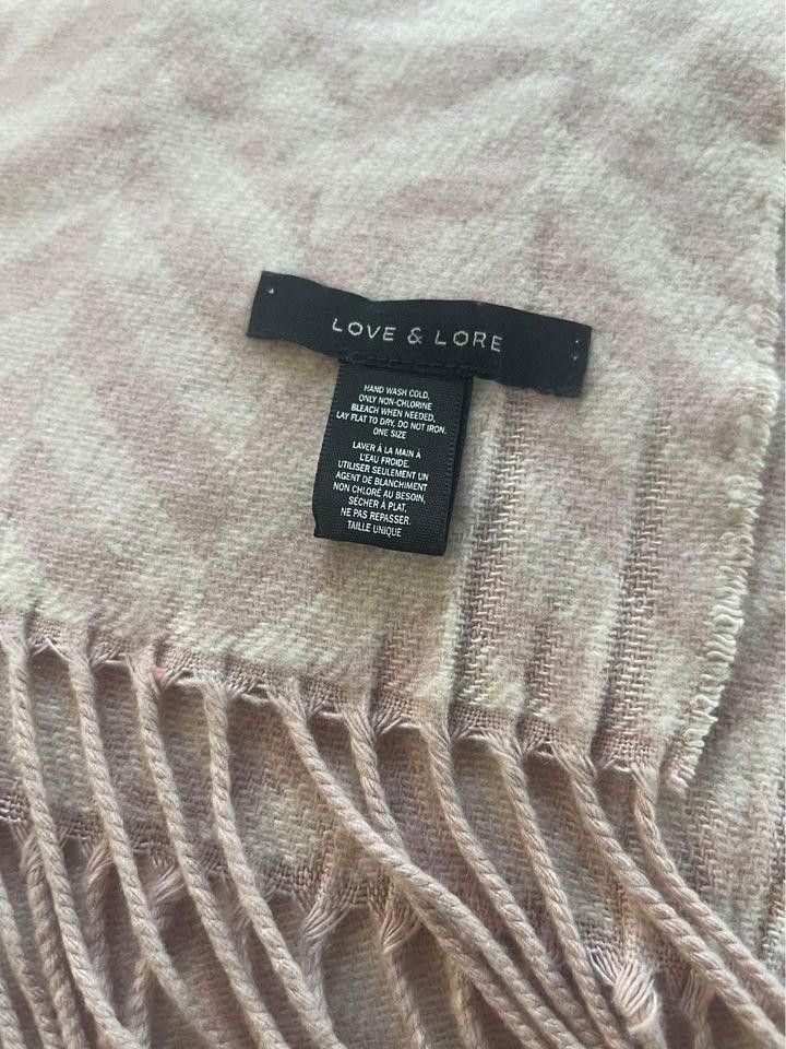 Designer Indigo Reading Shawl pink &White Size ONE SIZE - 1 Thumbnail