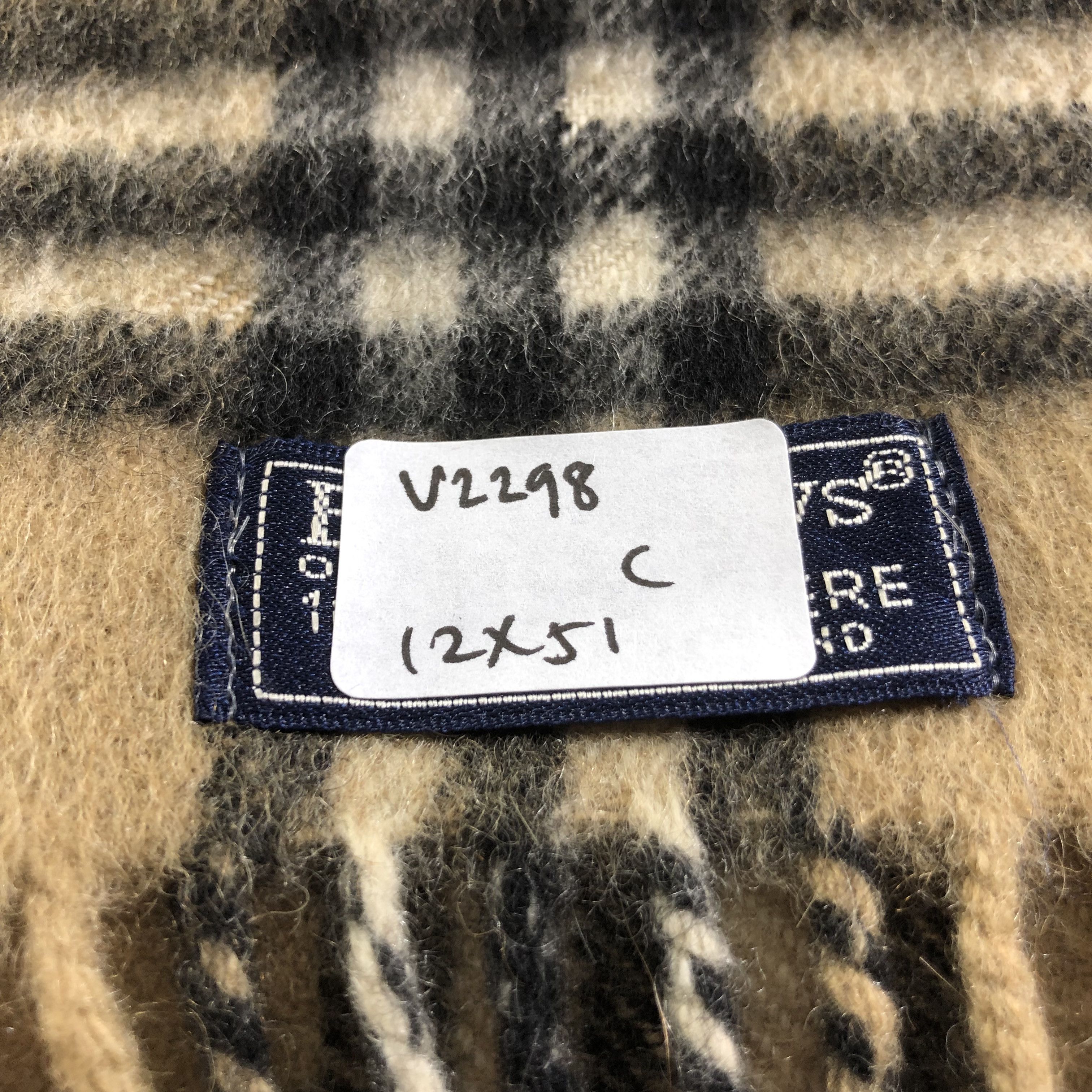 Burberry Burberrys Nova Check Tan Cashmere Scarf Muffler V2298 Size ONE SIZE - 7 Thumbnail