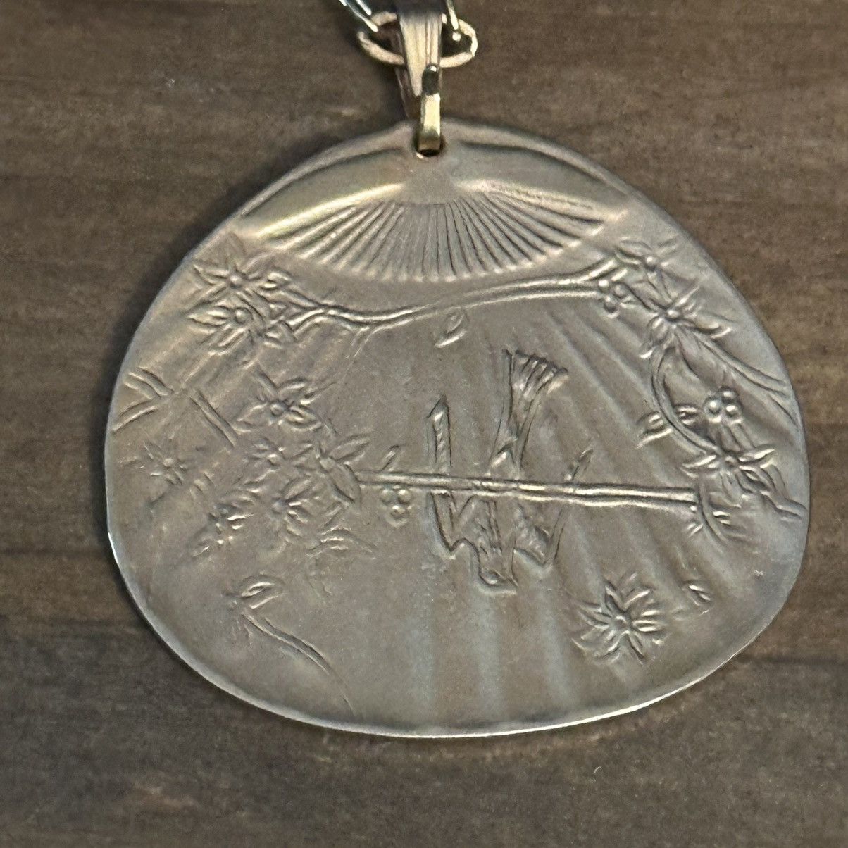 Other × Vintage Vintage Emmons gold tone Chinese fan pendant necklace Size ONE SIZE - 3 Thumbnail
