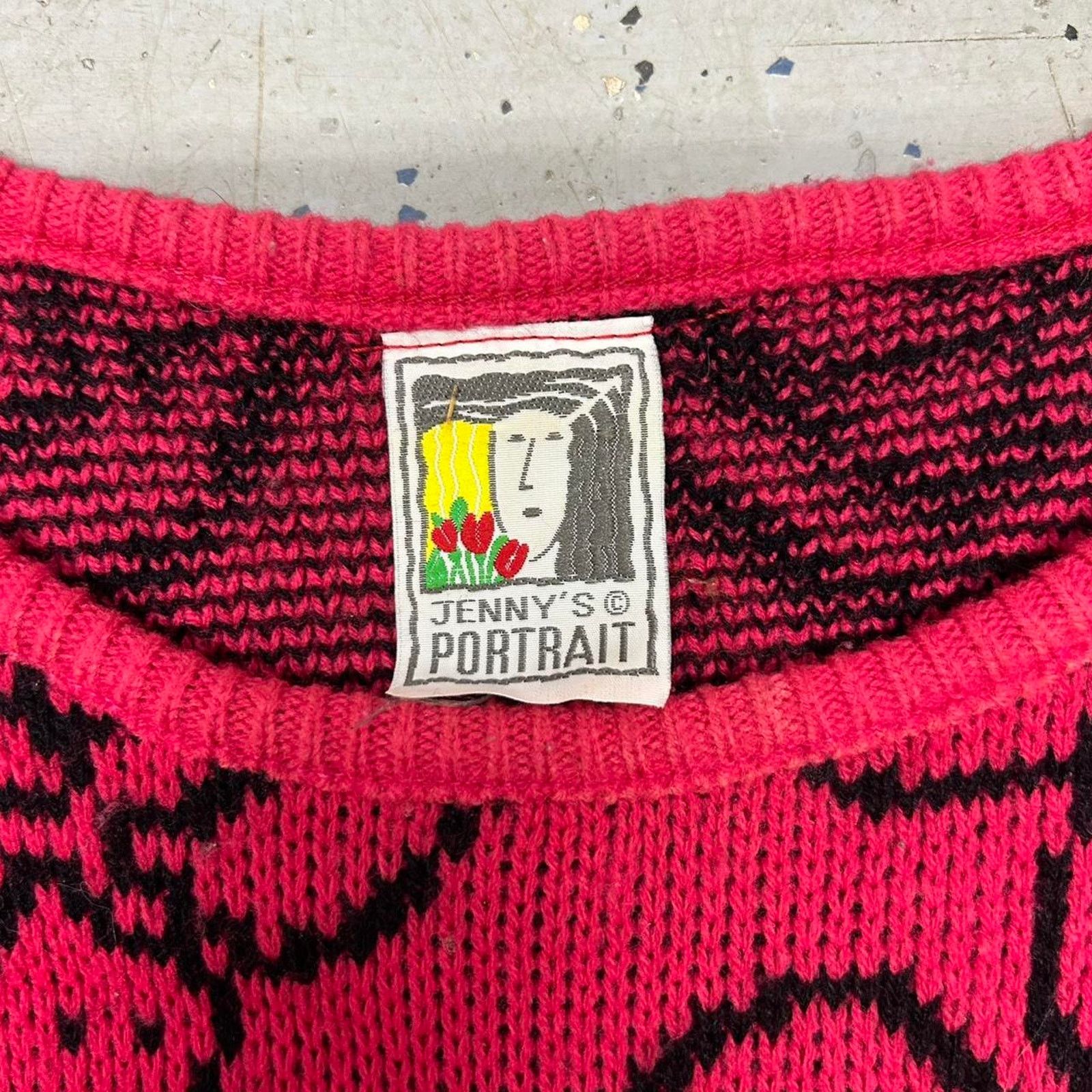 Other VTG Red and black floral crewneck sweater Size L / US 10 / IT 46 - 3 Thumbnail