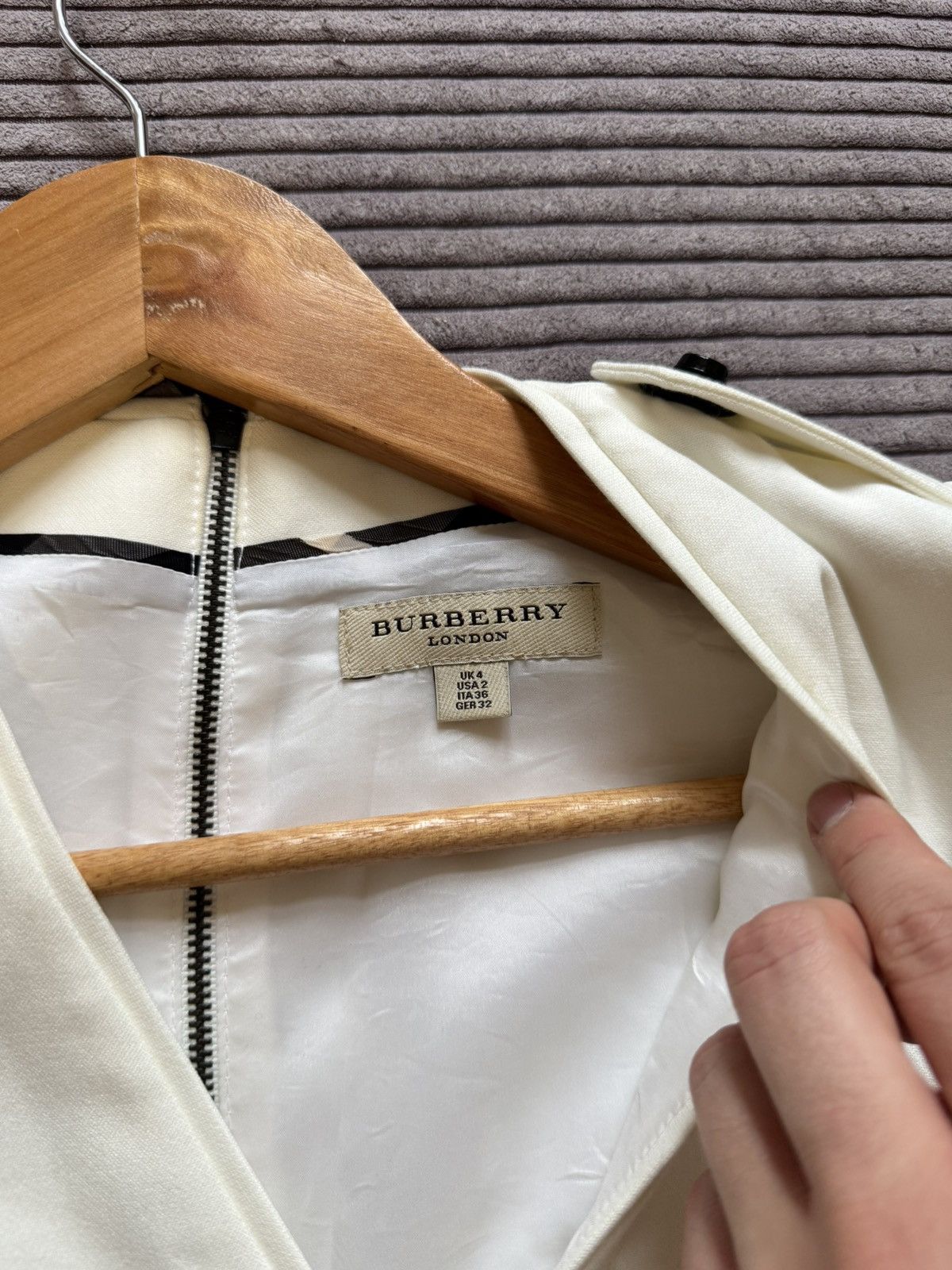 Burberry Vintage Y2K Burberry Luxury Dress Designer 36IT White Size XS / US 0-2 / IT 36-38 - 13 Thumbnail