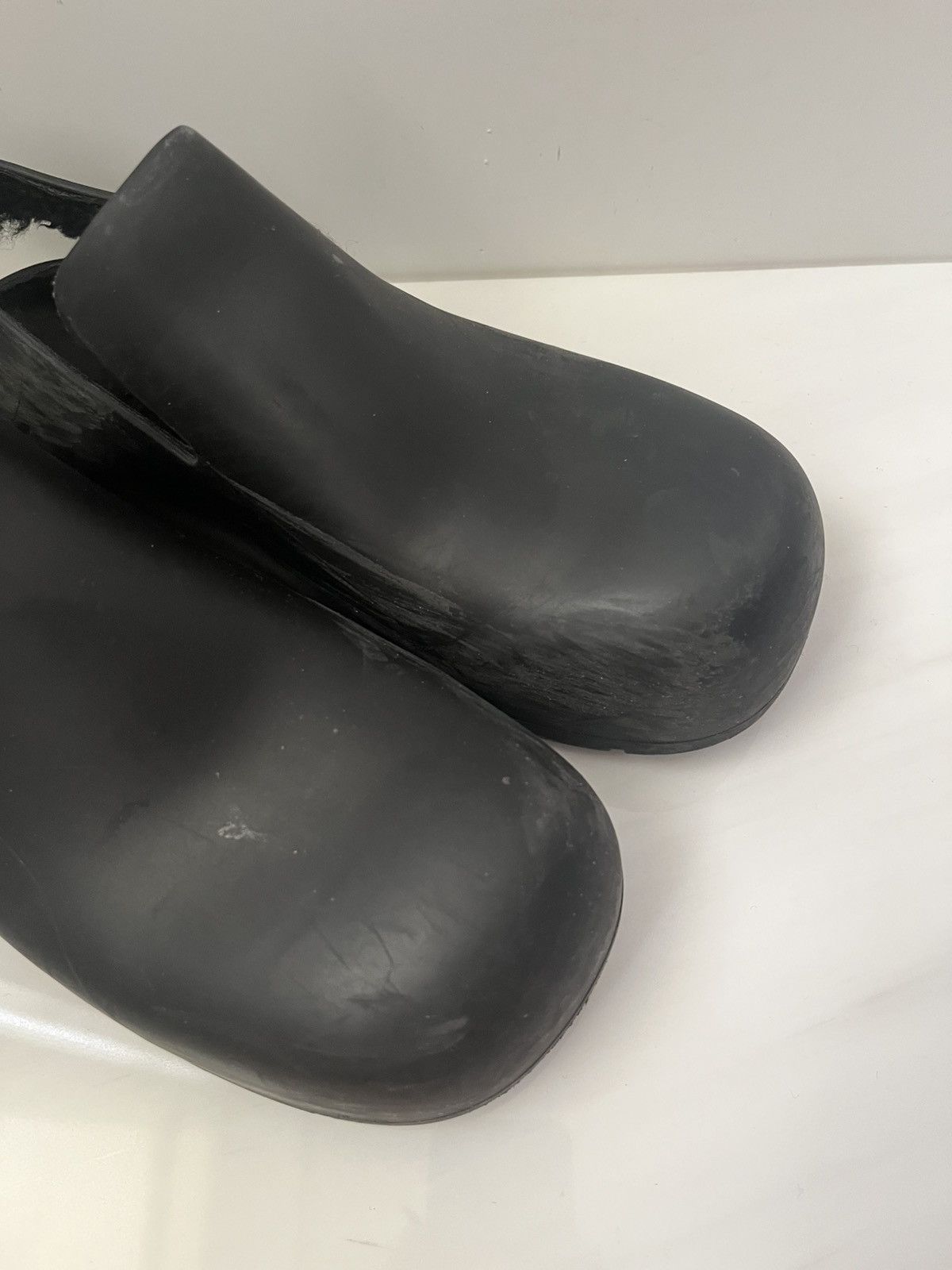 Bottega Veneta Bottega Veneta Black Rubber Clog Shearling Lined Size US 7 / EU 40 - 5 Thumbnail