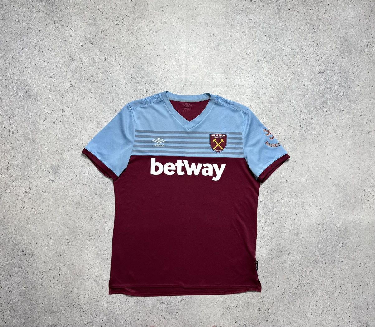 Umbro Umbro FC West Ham United 2019/2020 Soccer Jersey Size US XL / EU 56 / 4 - 1 Thumbnail