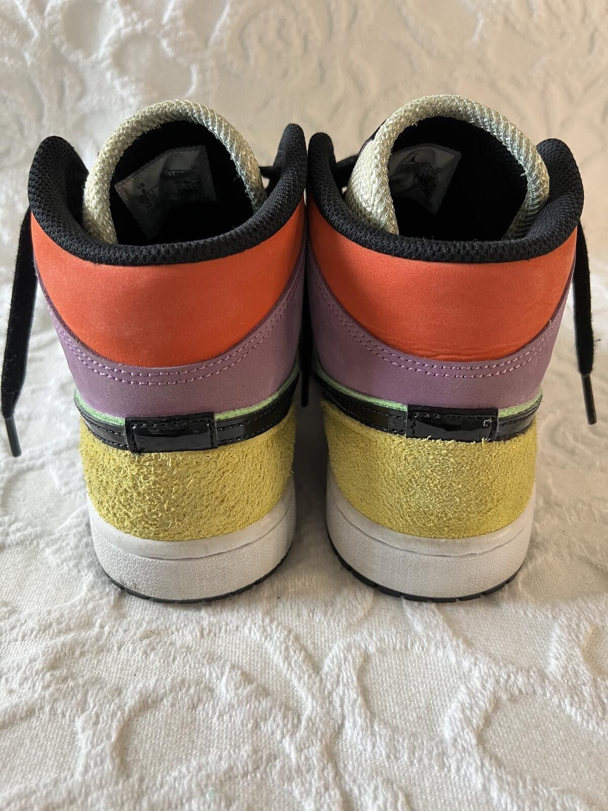 Nike Nike Air Jordan 1 Mid SE 'Lightbulb' Colorway, Women's 8 Size US 8 / IT 38 - 4 Thumbnail