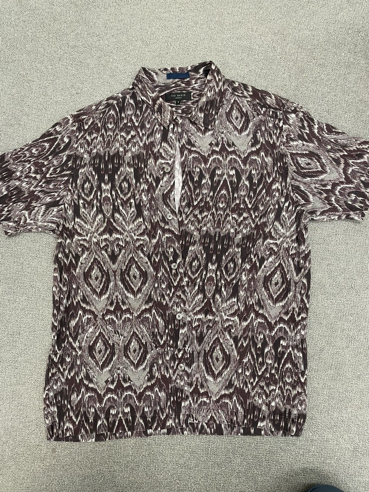 Ted Baker Ted Baker Relaxed Fit Printed Shirt Sleeve Shirt Size US S / EU 44-46 / 1 - 1 Thumbnail