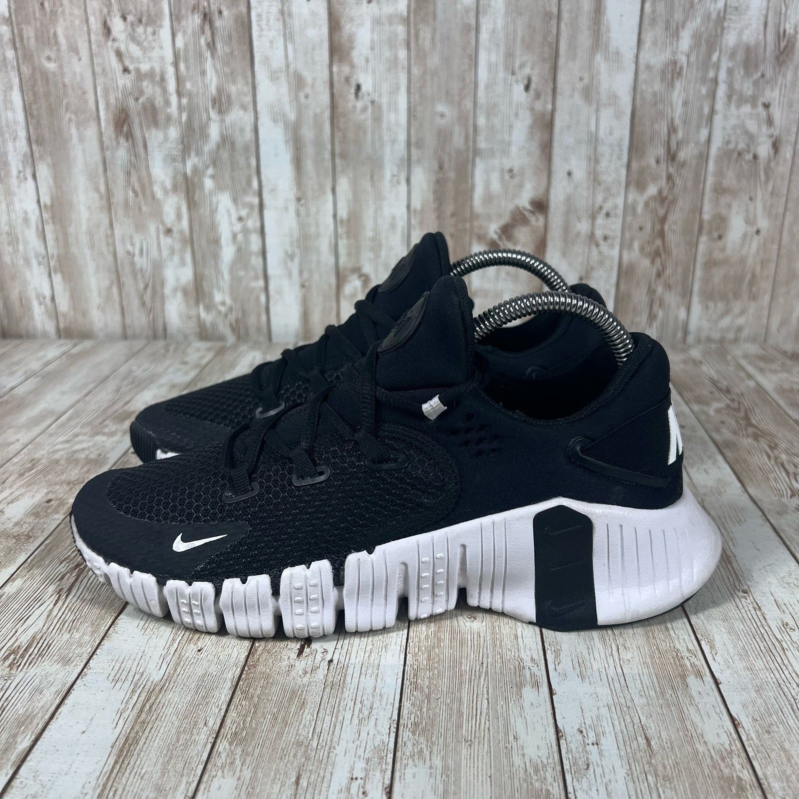 Nike Nike Free Metcon 4 Black White CZ0596-010 Women's Size 8 Size US 8 / IT 38 - 2 Thumbnail