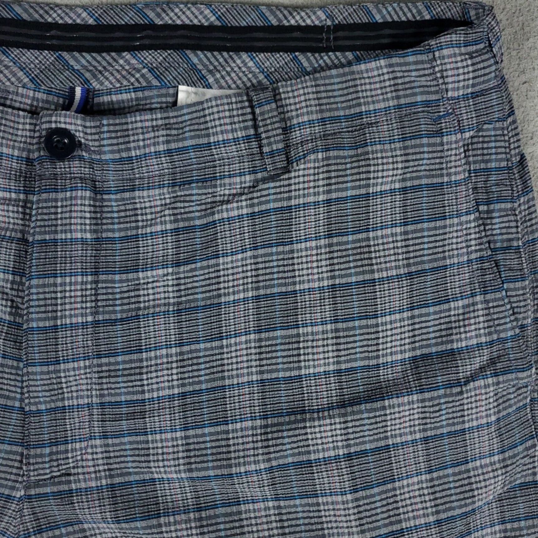 Tommy Bahama VINTAGE Tommy Bahama Men's Shorts Size 40 Gray Plaid Chino Flat Front Casual Size US 40 / EU 56 - 3 Thumbnail