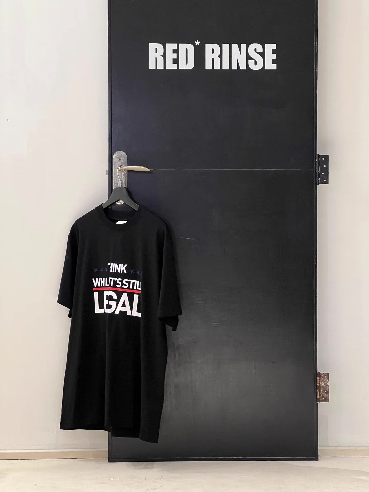 Vetements Vetements Edition Short Sleeve T‑shirt。 Q13 Size US M / EU 48-50 / 2 - 4 Thumbnail