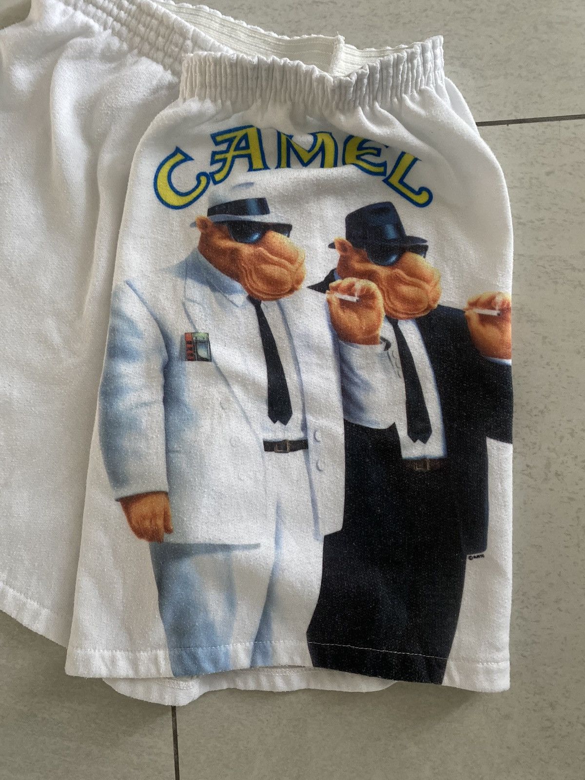 Camel × Vintage Vintage Camel Cigarretes Graphic Shorts size 32 Size US 35 - 2 Thumbnail