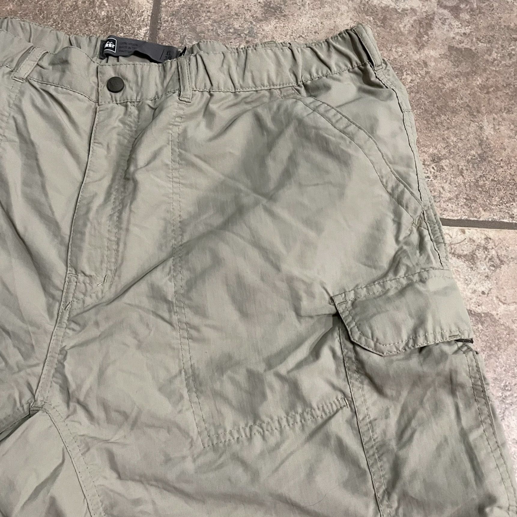 Vintage REI Cargo Pants Mens 30x30 Beige Nylon UPF 50+ Detachable Cargo Pockets Shirt Size US 30 / EU 46 - 2 Thumbnail