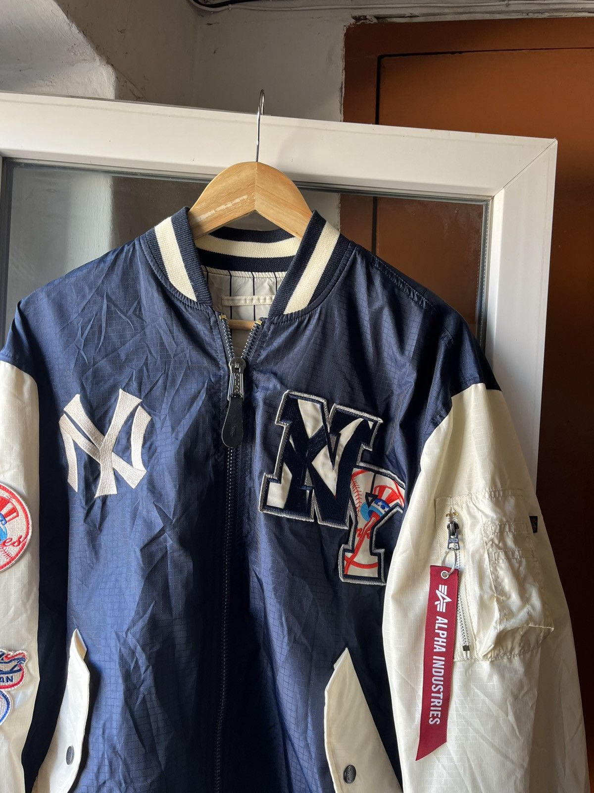 Alpha Industries × New Era Alpha Industries x New Era bomber jackey Size US S / EU 44-46 / 1 - 6 Thumbnail