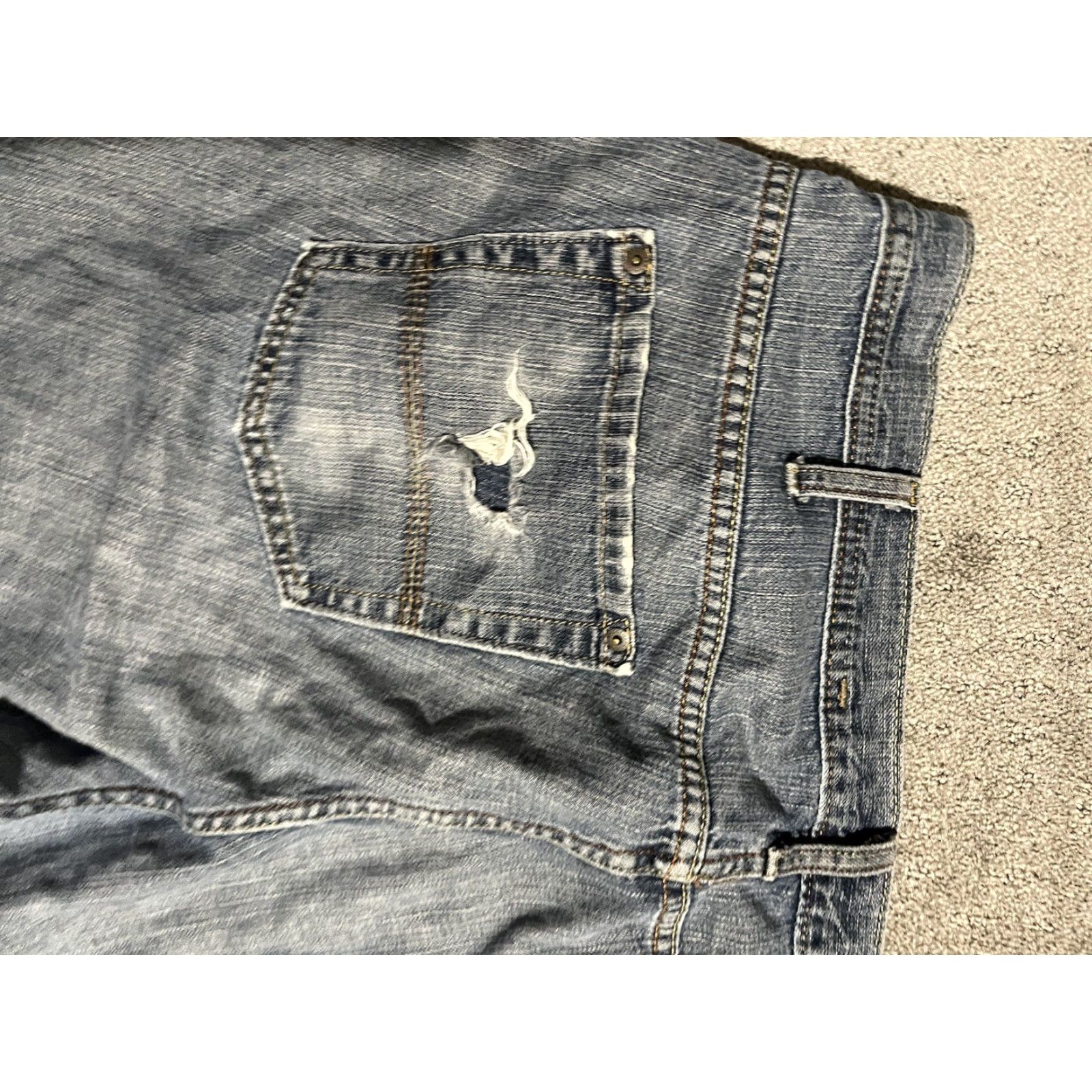 Dockers DOCKERS Jeans Mens 40x32 VTG Med Wash 100%Cotton Distressed Denim Blue Regular Size 40 Inseam 32 Mens Straight Jeans Size US 40 / EU 56 - 3 Thumbnail