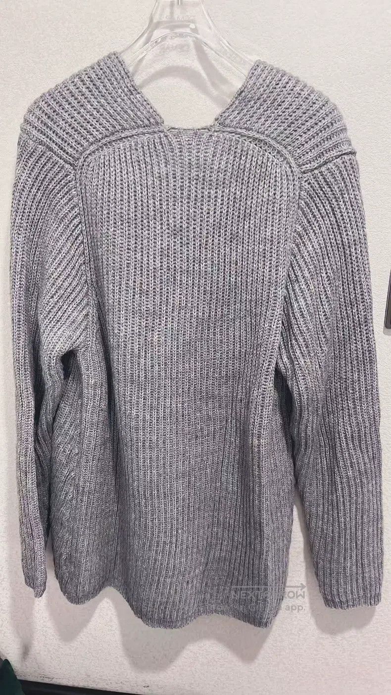 Acne Studios Acne Studios Gray V-neck wool sweater Size XS / US 0-2 / IT 36-38 - 5 Thumbnail