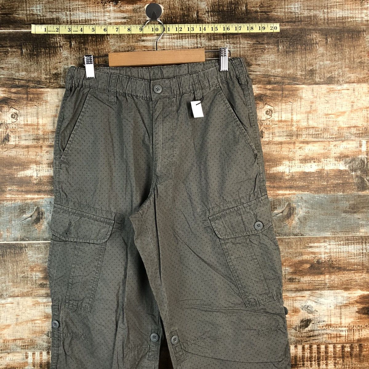 Japanese Brand Uniqlo Grey Multipocket cargo Cropped short Pants #A2419 Size US 28 / EU 44 - 2 Thumbnail