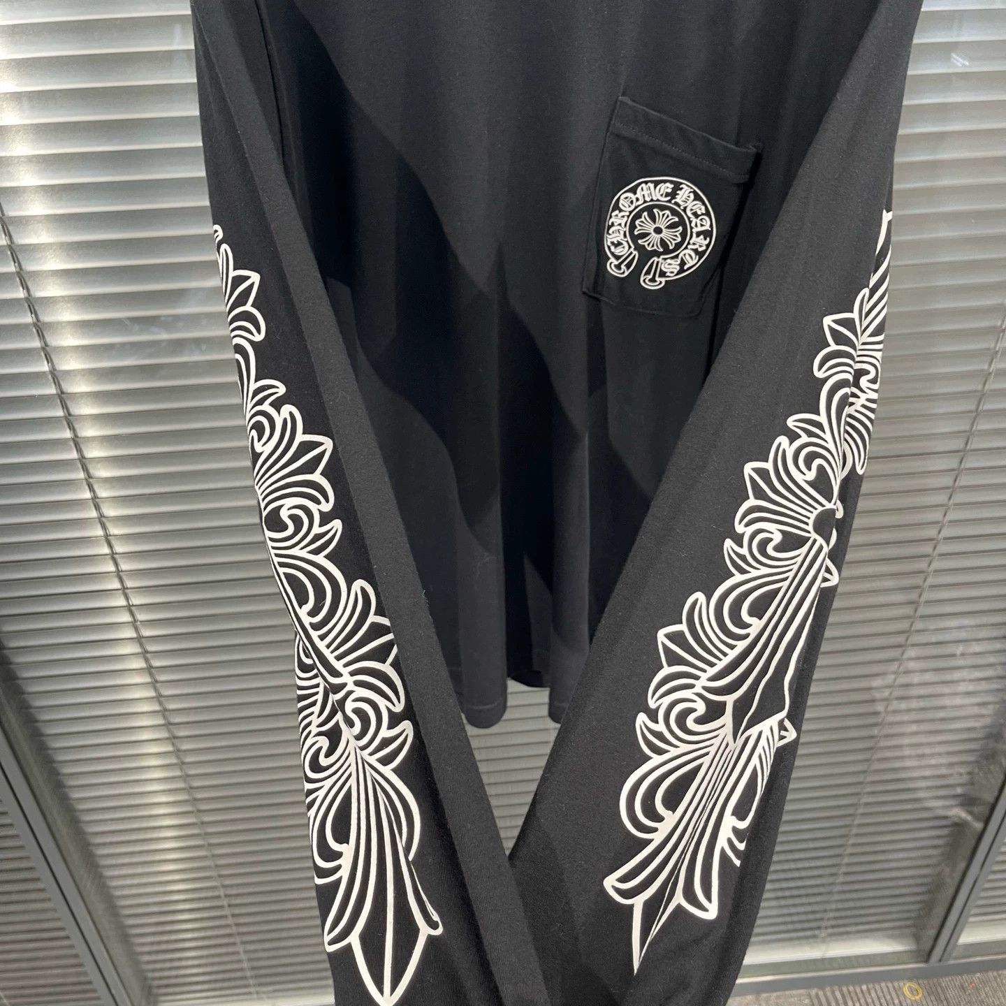 Chrome Hearts Chrome Hearts Horse Shoe Paris Excl Black LS M New Size US M / EU 48-50 / 2 - 5 Thumbnail